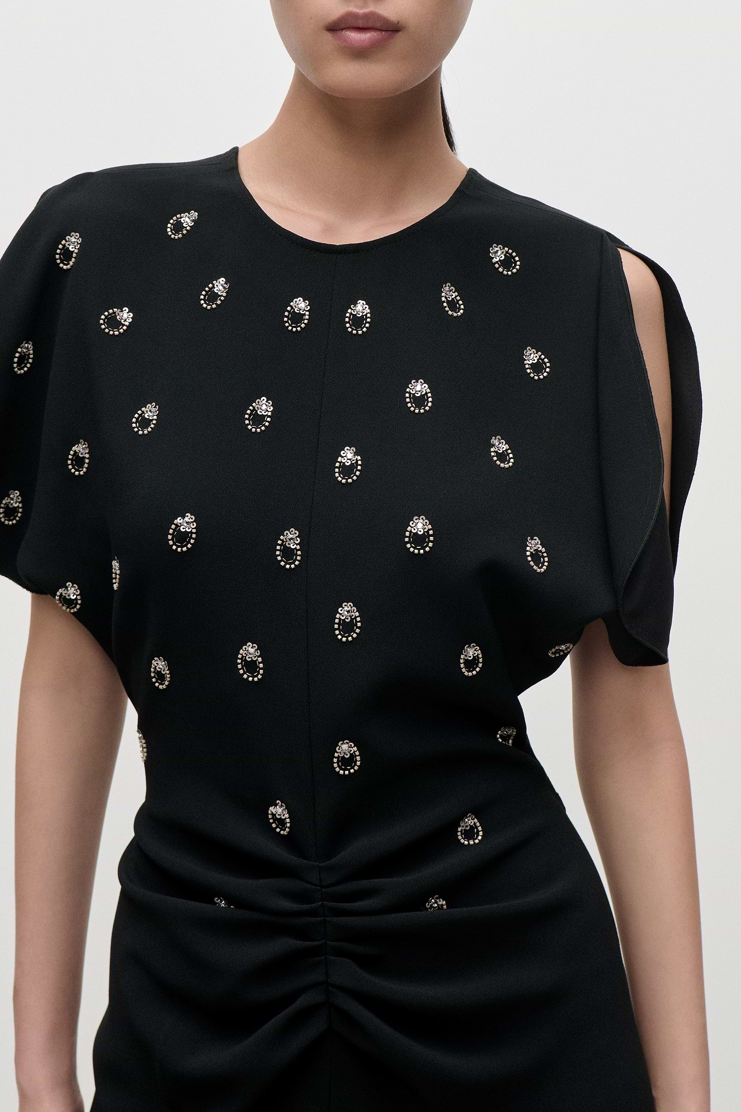 Bela Embroidered Midi Dress In Black