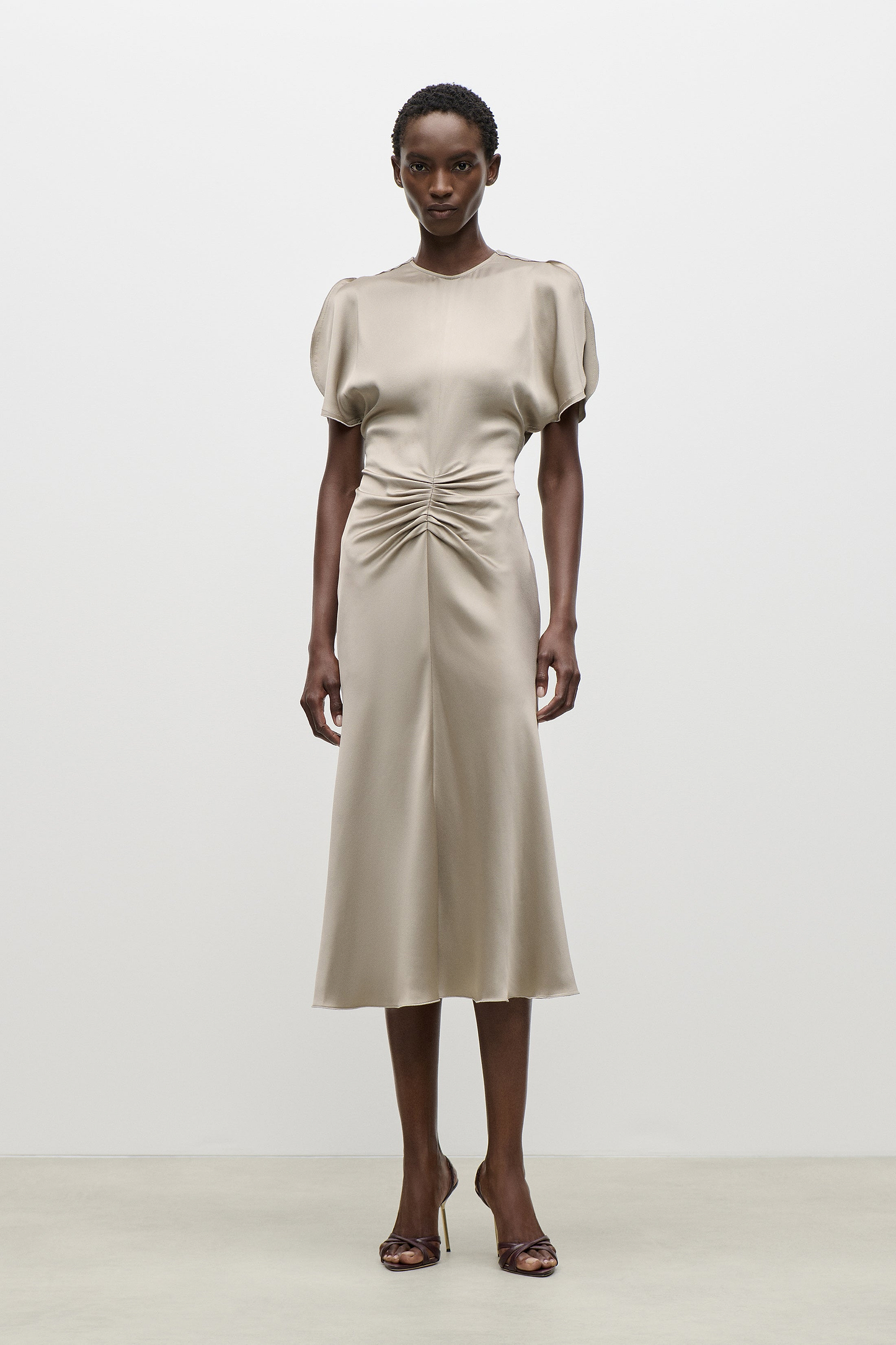 Bela Midi Dress In Light Grey