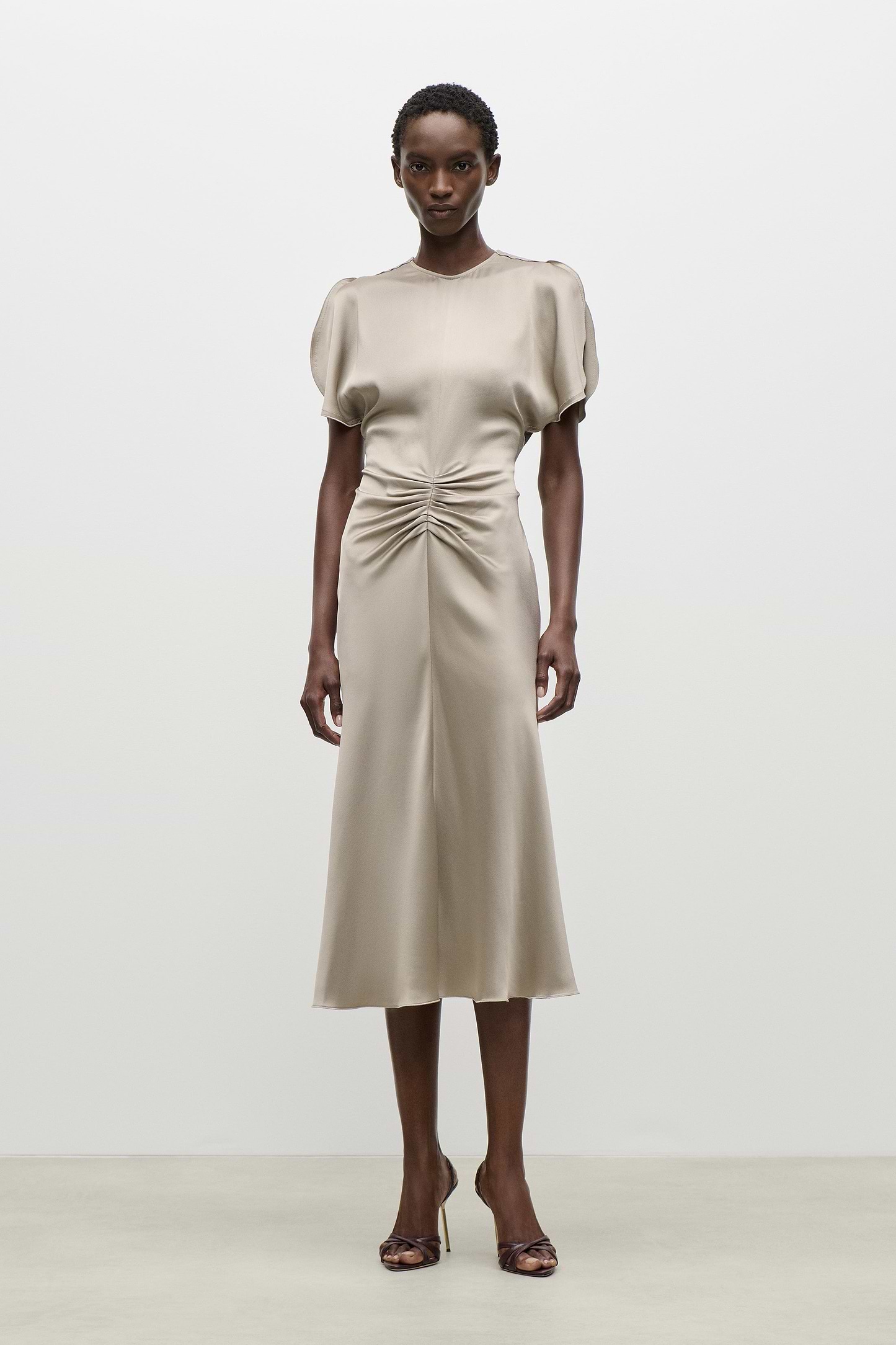 Bela Midi Dress In Light Grey