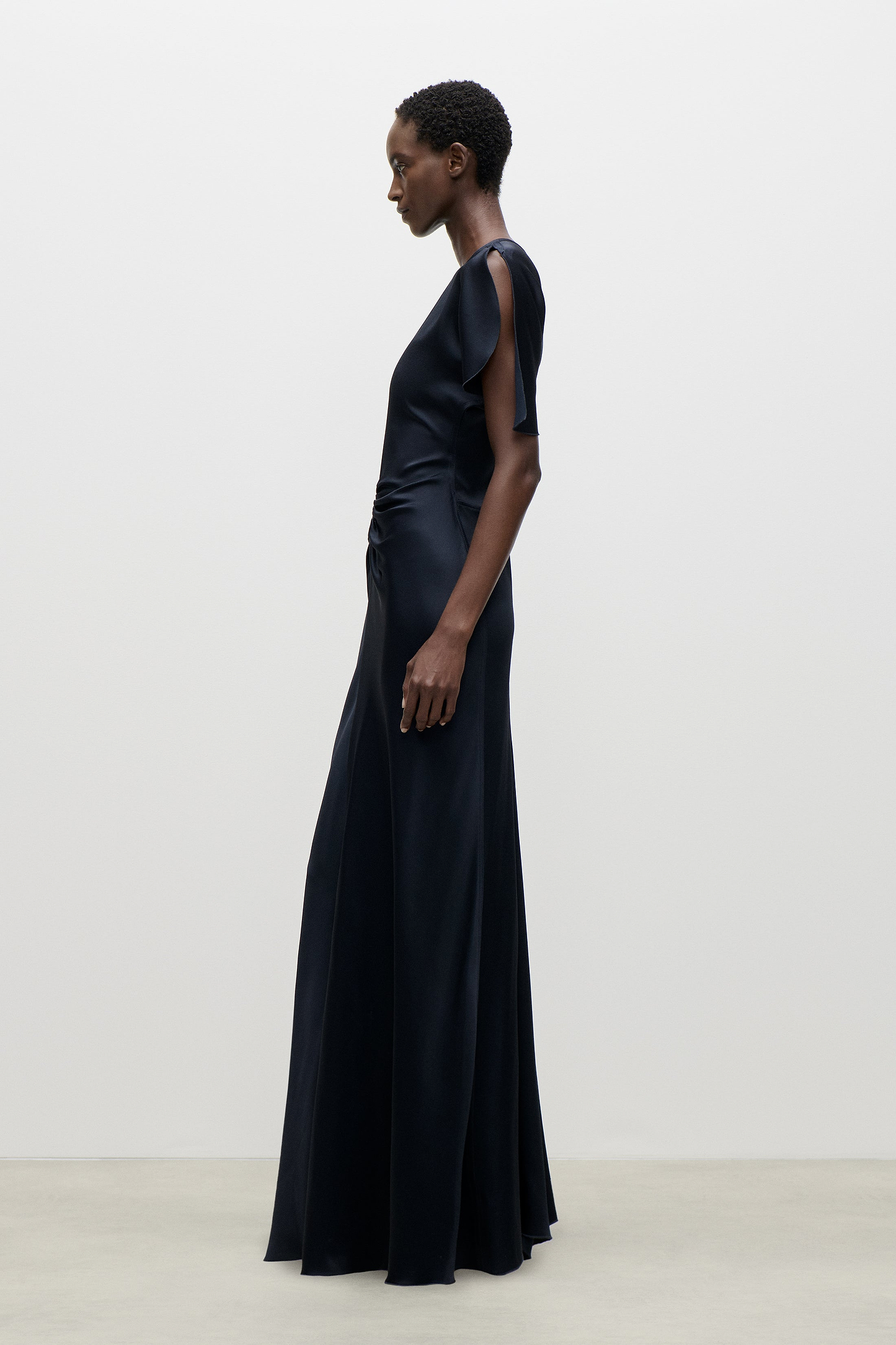 Isabella Gown In Dark Navy