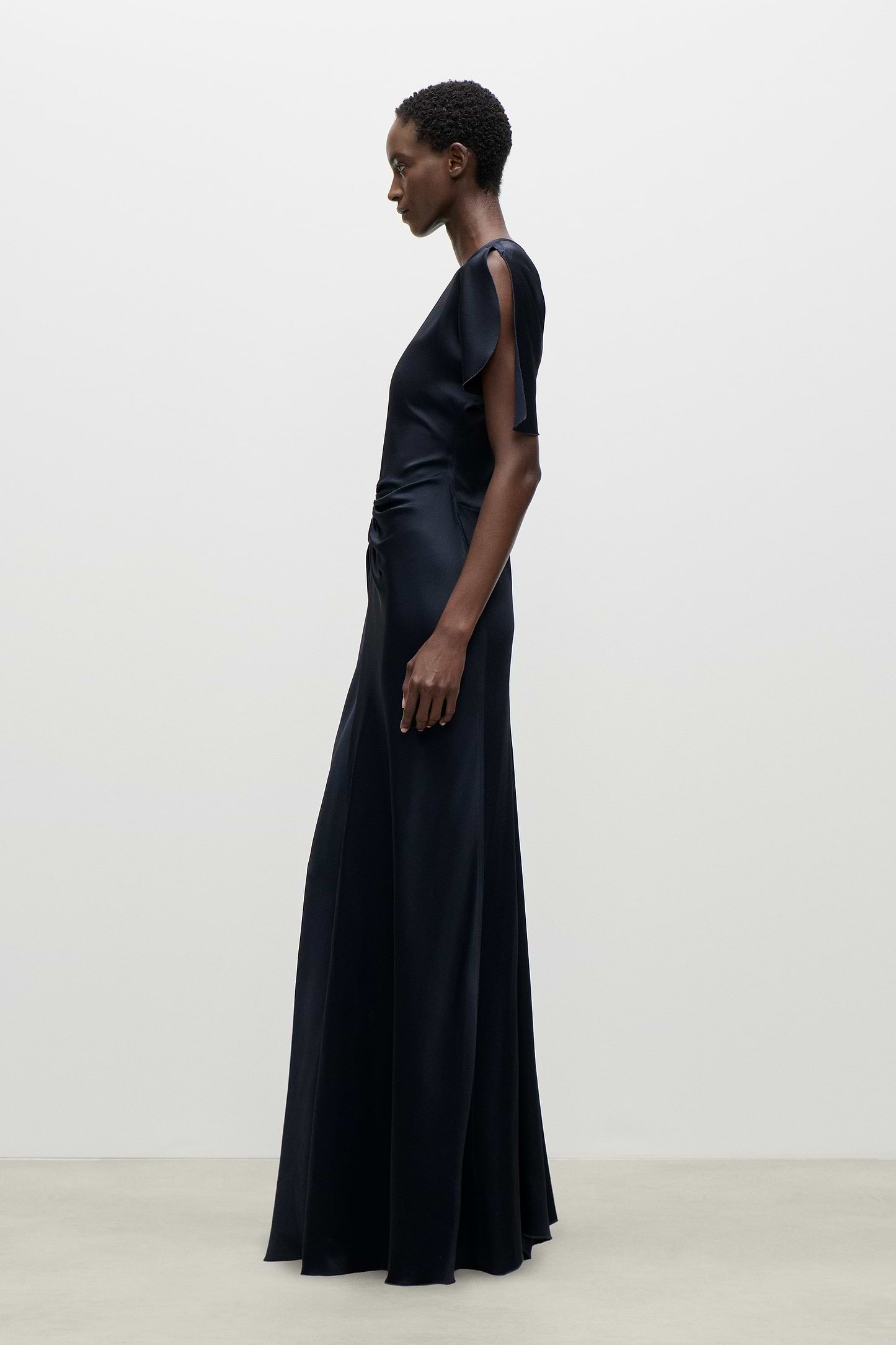 Isabella Gown In Dark Navy