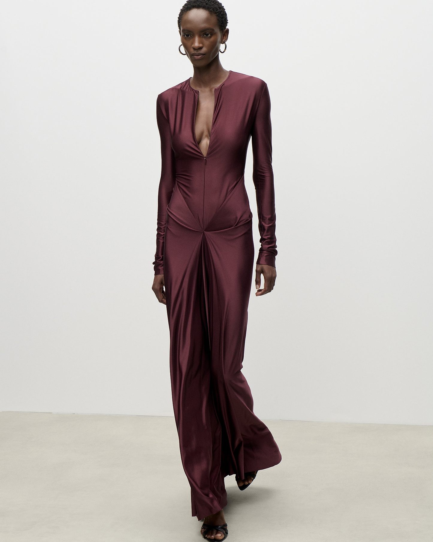 Aida Gown In Burgundy