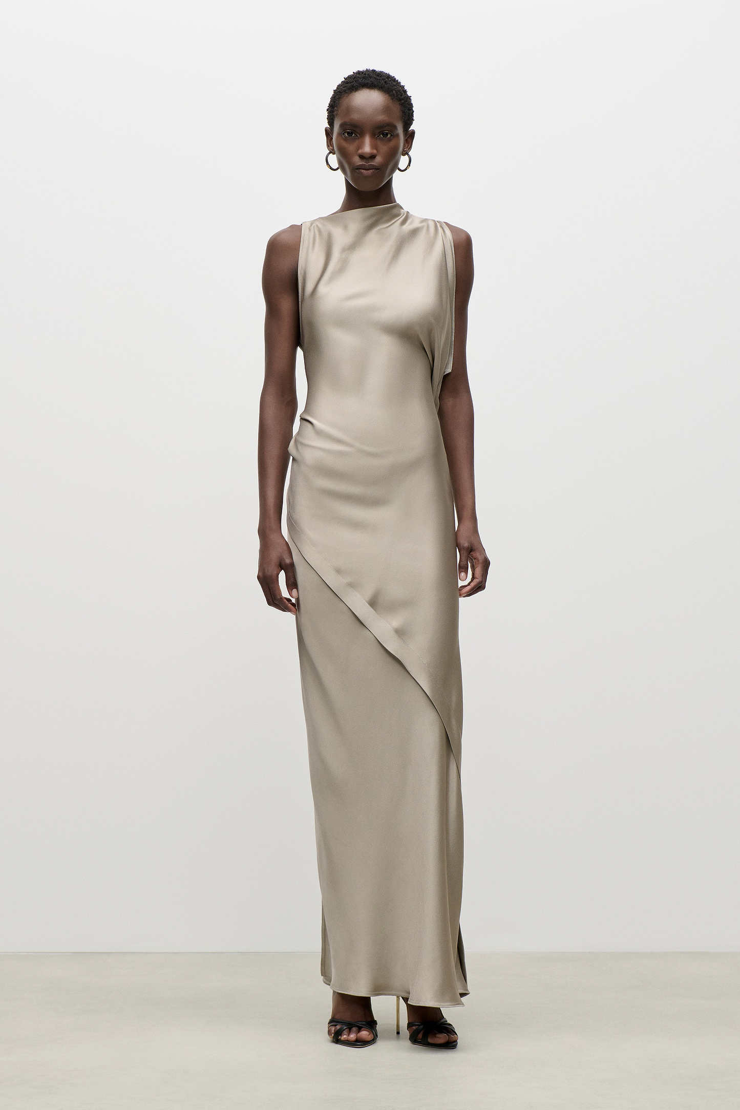 Kyra Gown In Light Grey
