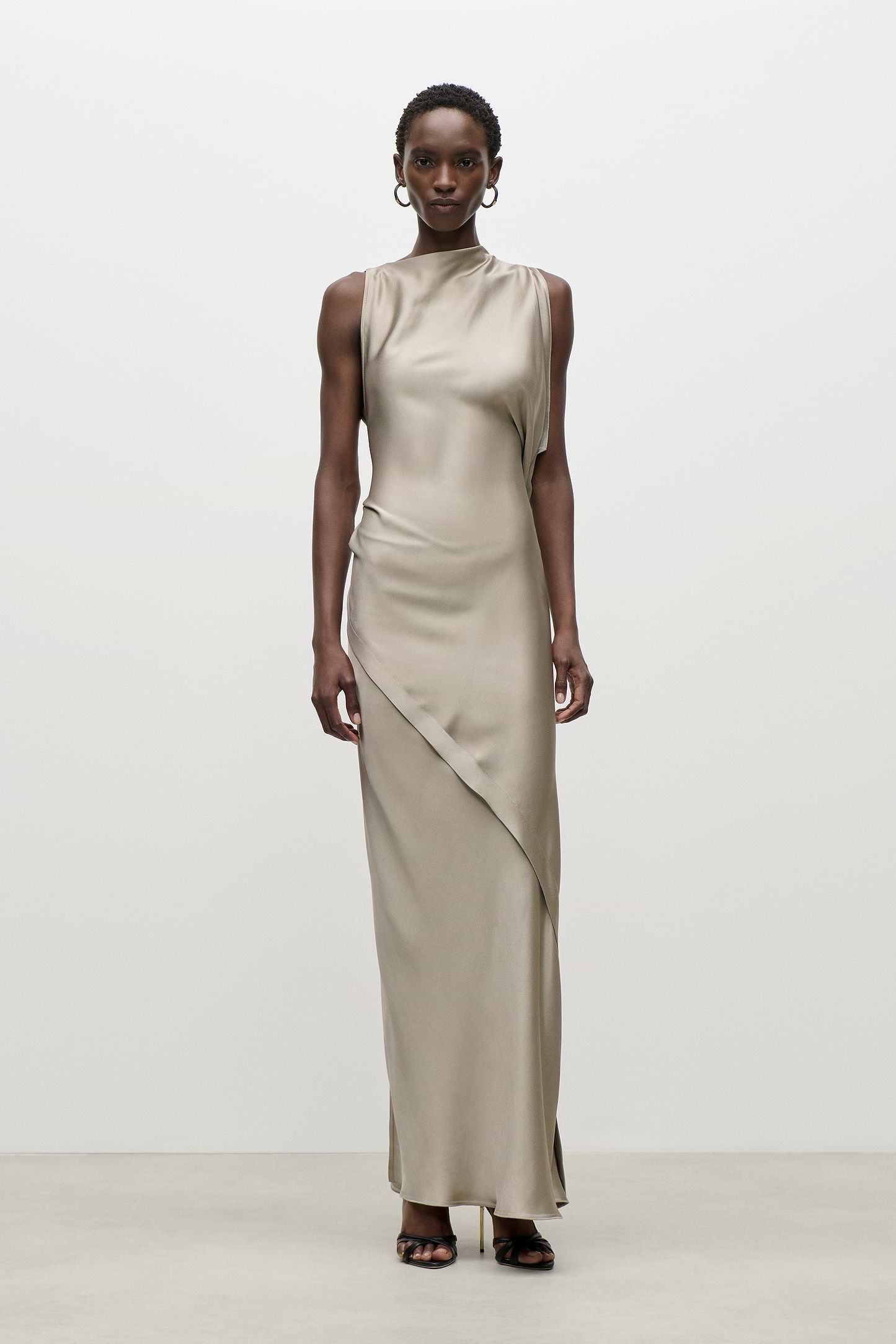 Kyra Gown In Light Grey