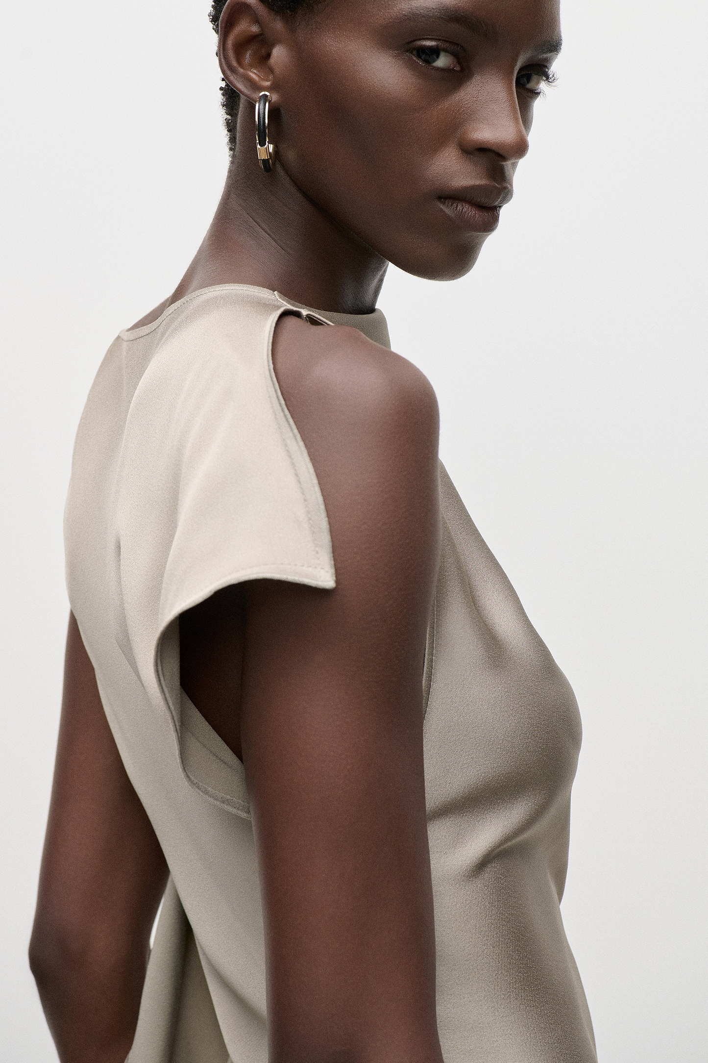 Kyra Gown In Light Grey