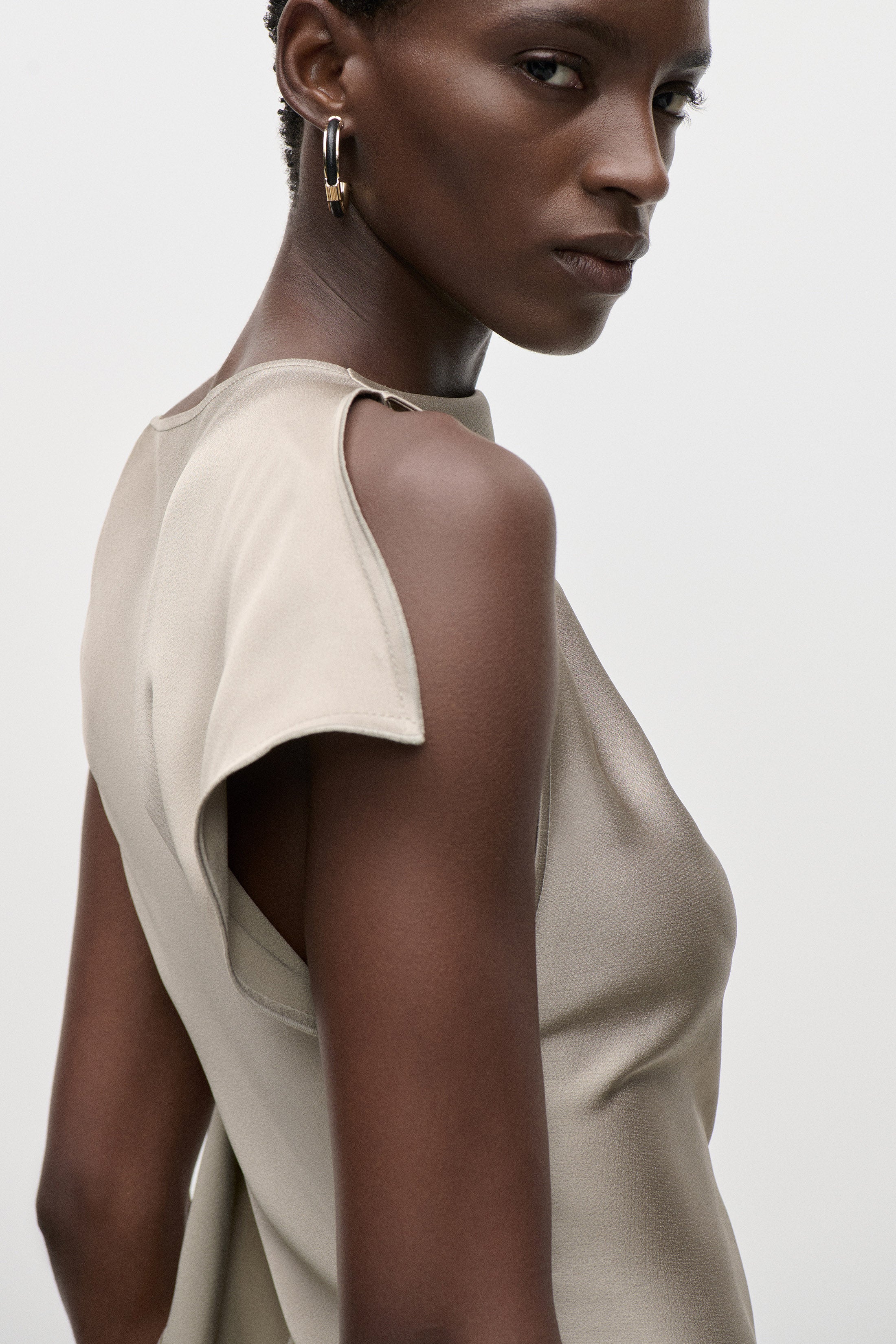 Kyra Gown In Light Grey