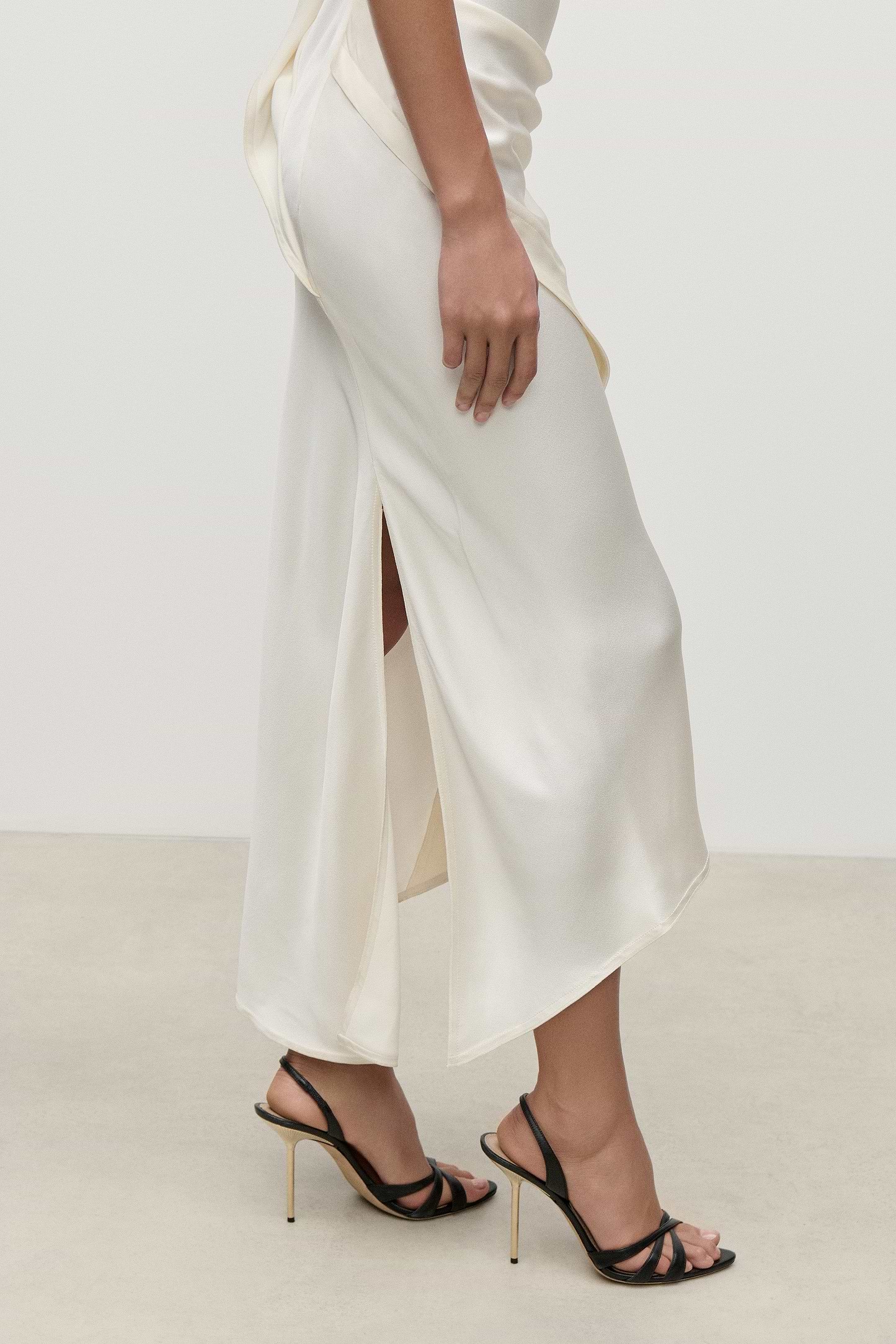 Kyra Midi Dress In Ivory