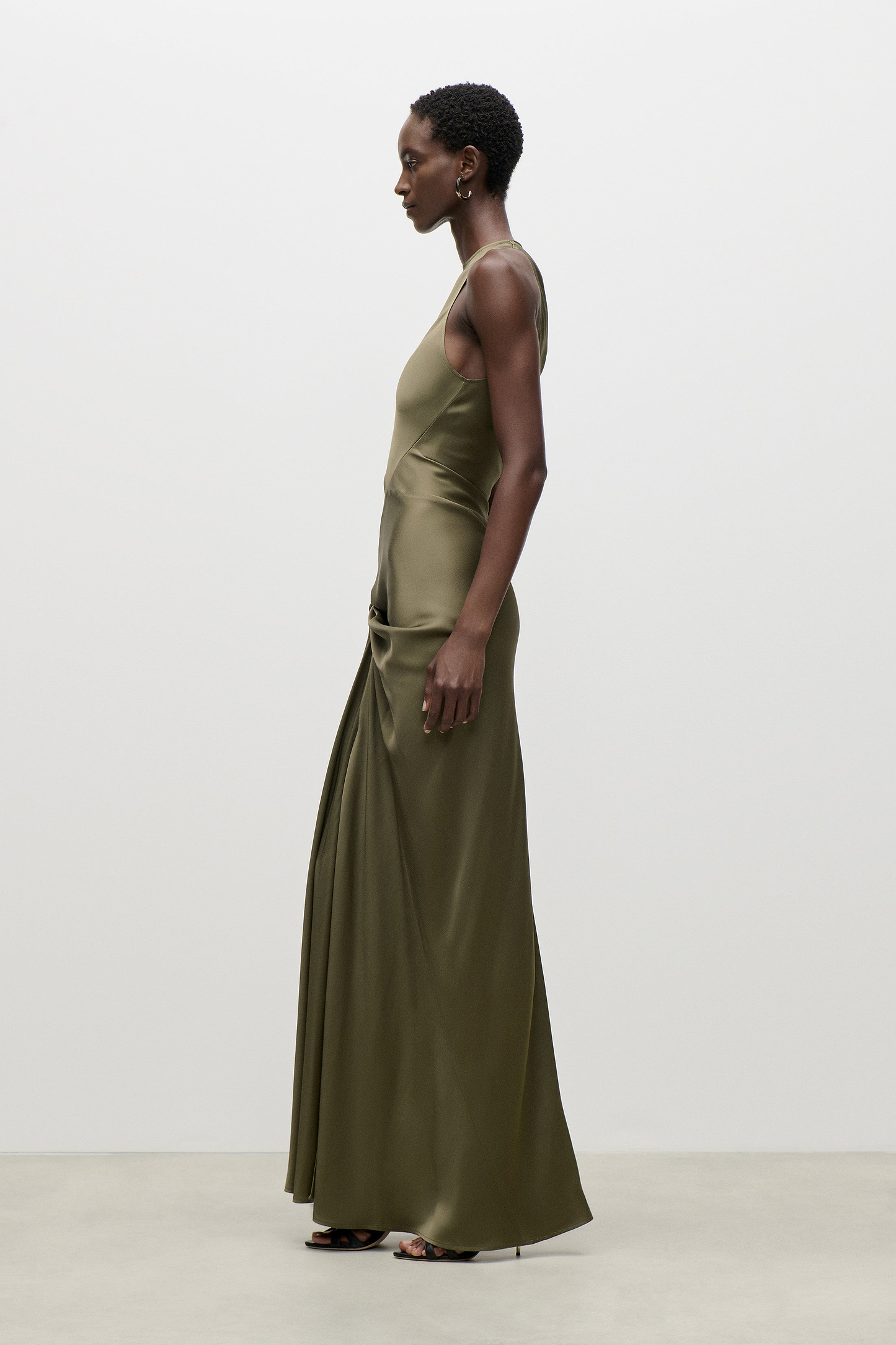 Sleeveless Twist Gown In Green