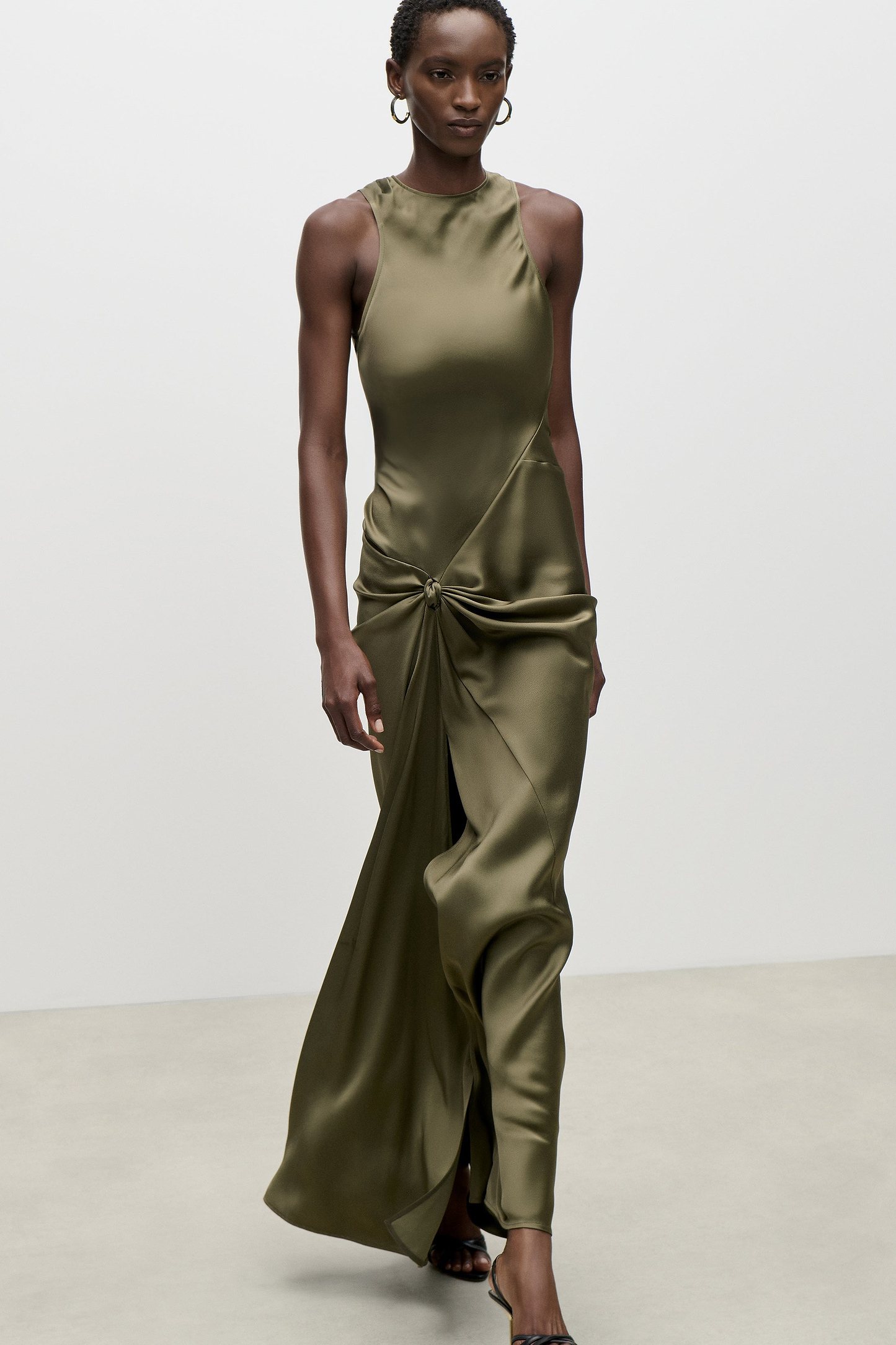 Sleeveless Twist Gown In Green