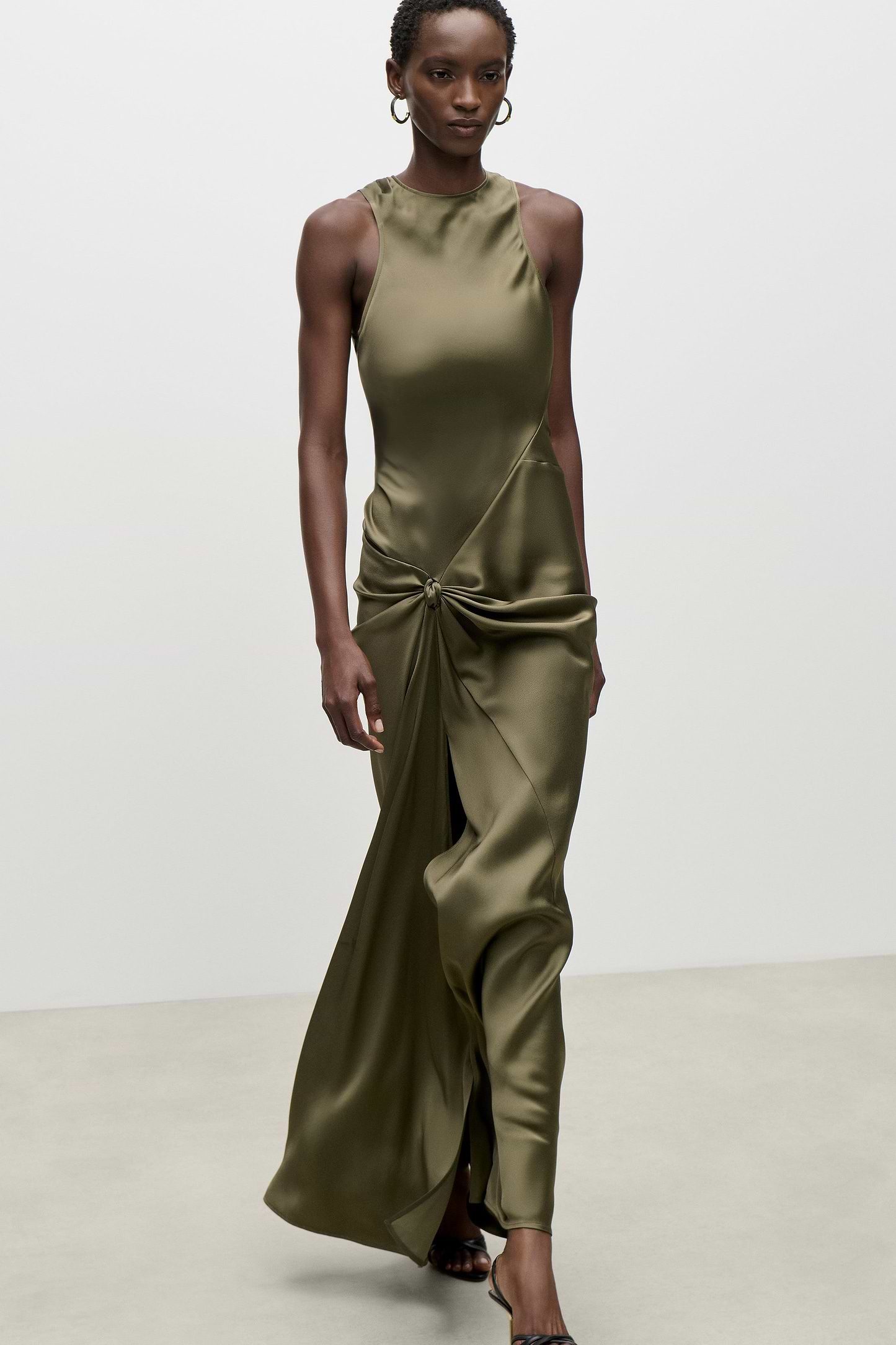 Sleeveless Twist Gown In Green