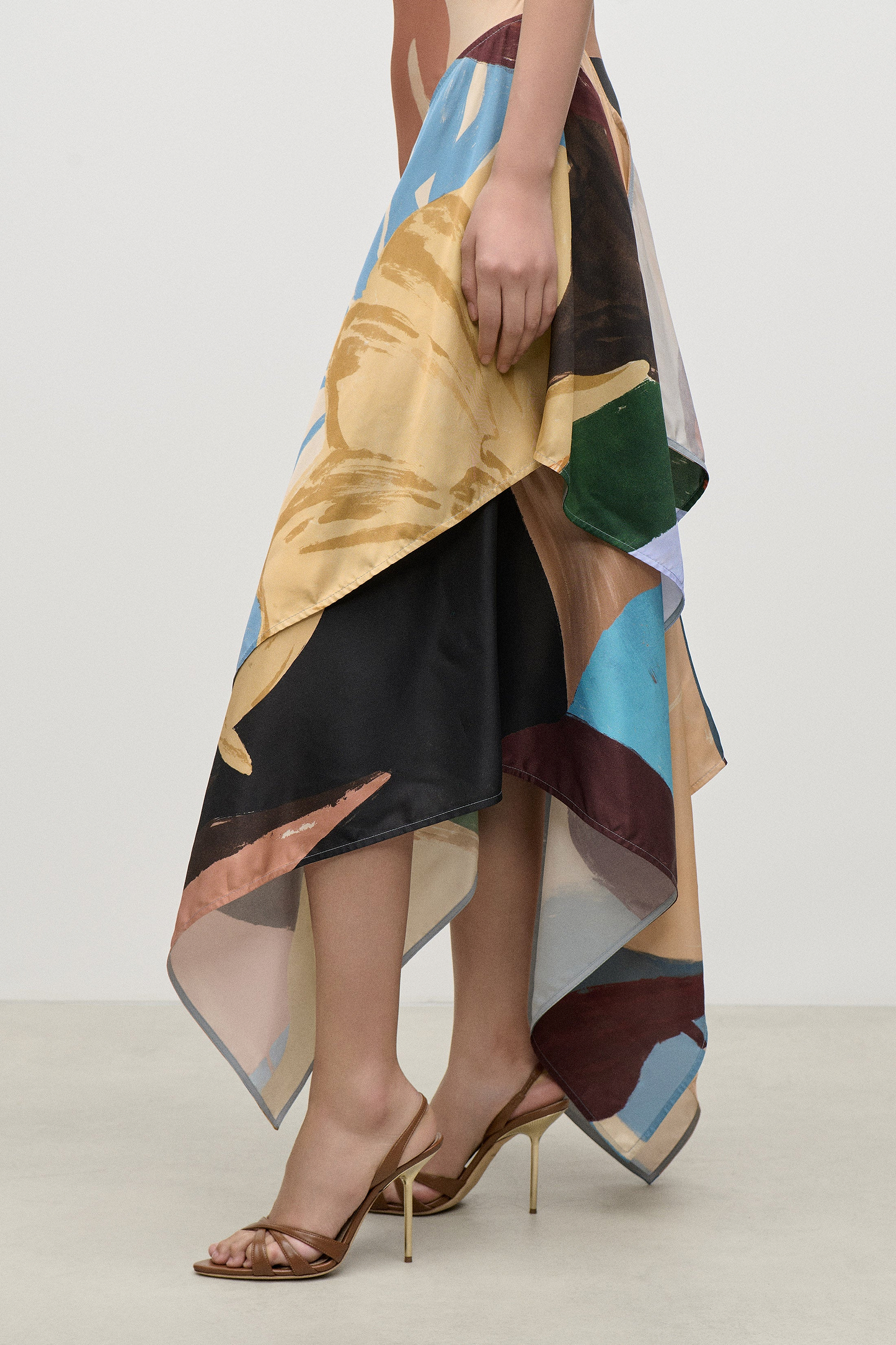 Daphne Midi Dress In Symphony Garden Print