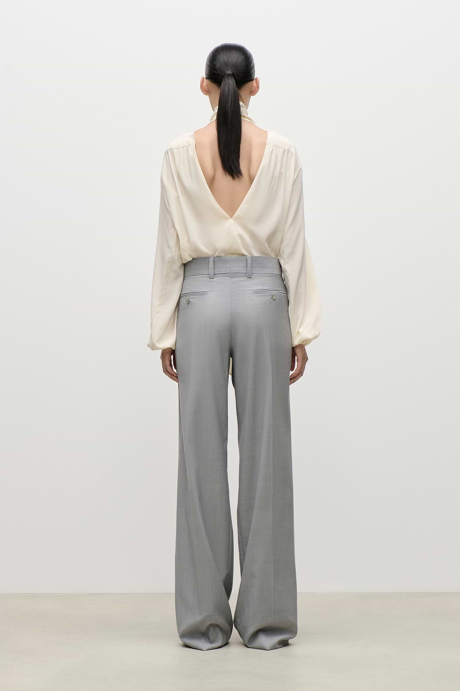 Pleated Trouser In Light Grey