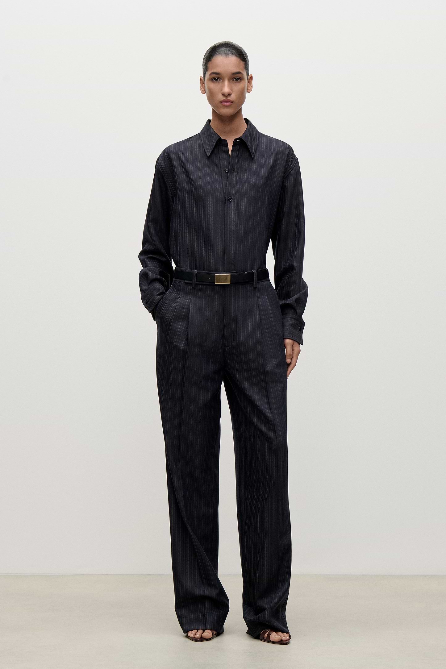 Straight Leg Trouser In Navy
