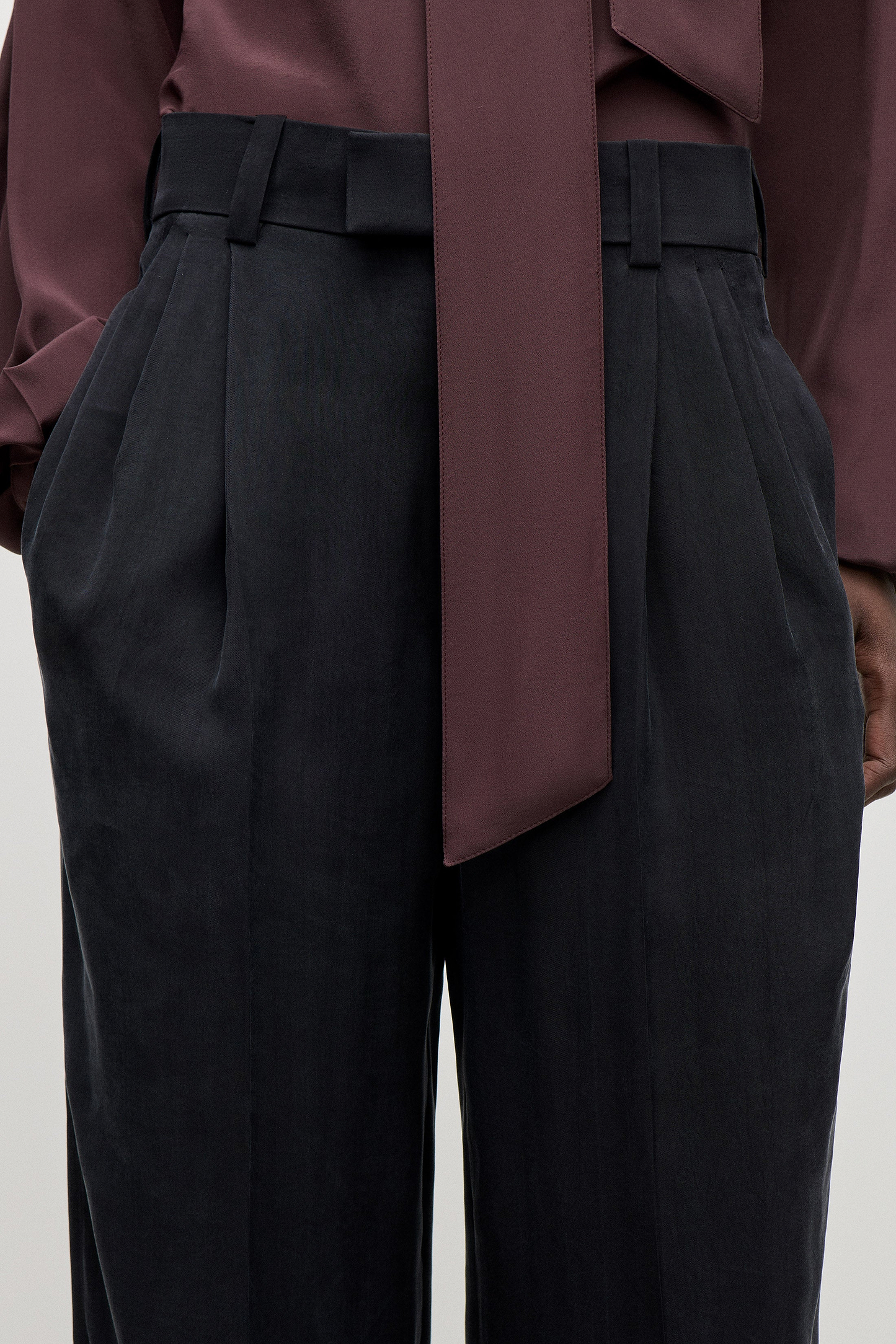 Pleated Trouser In Navy
