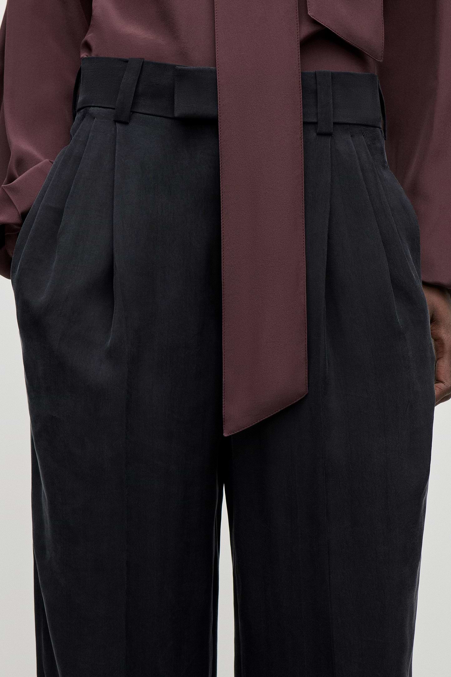 Pleated Trouser In Navy