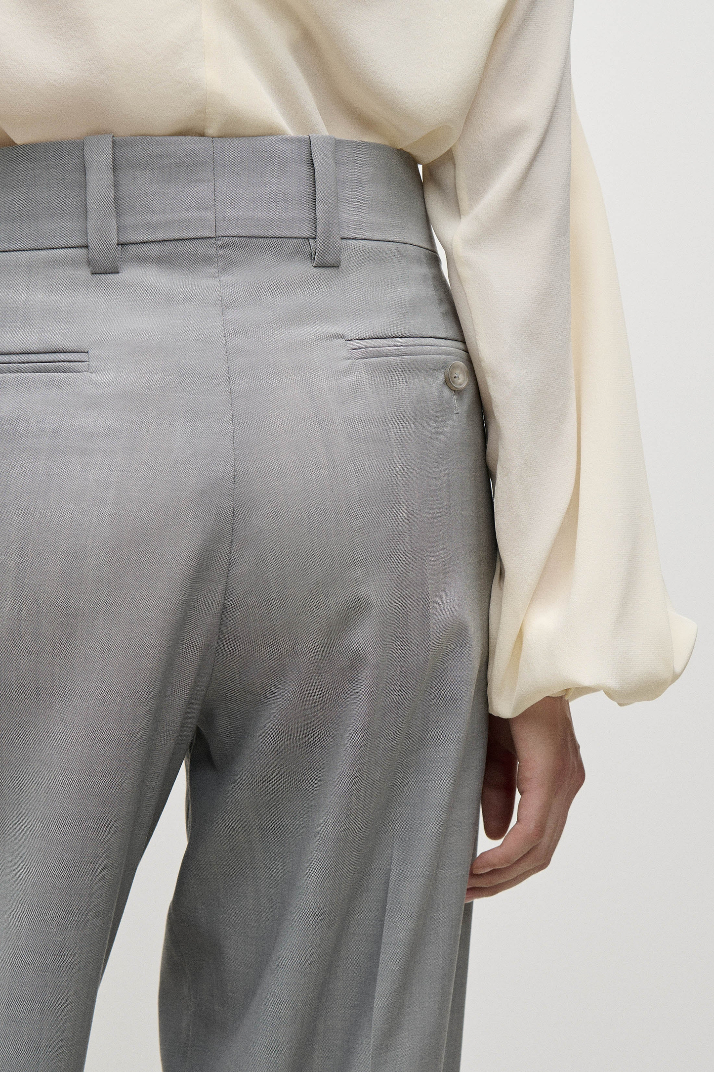 Pleated Trouser In Light Grey