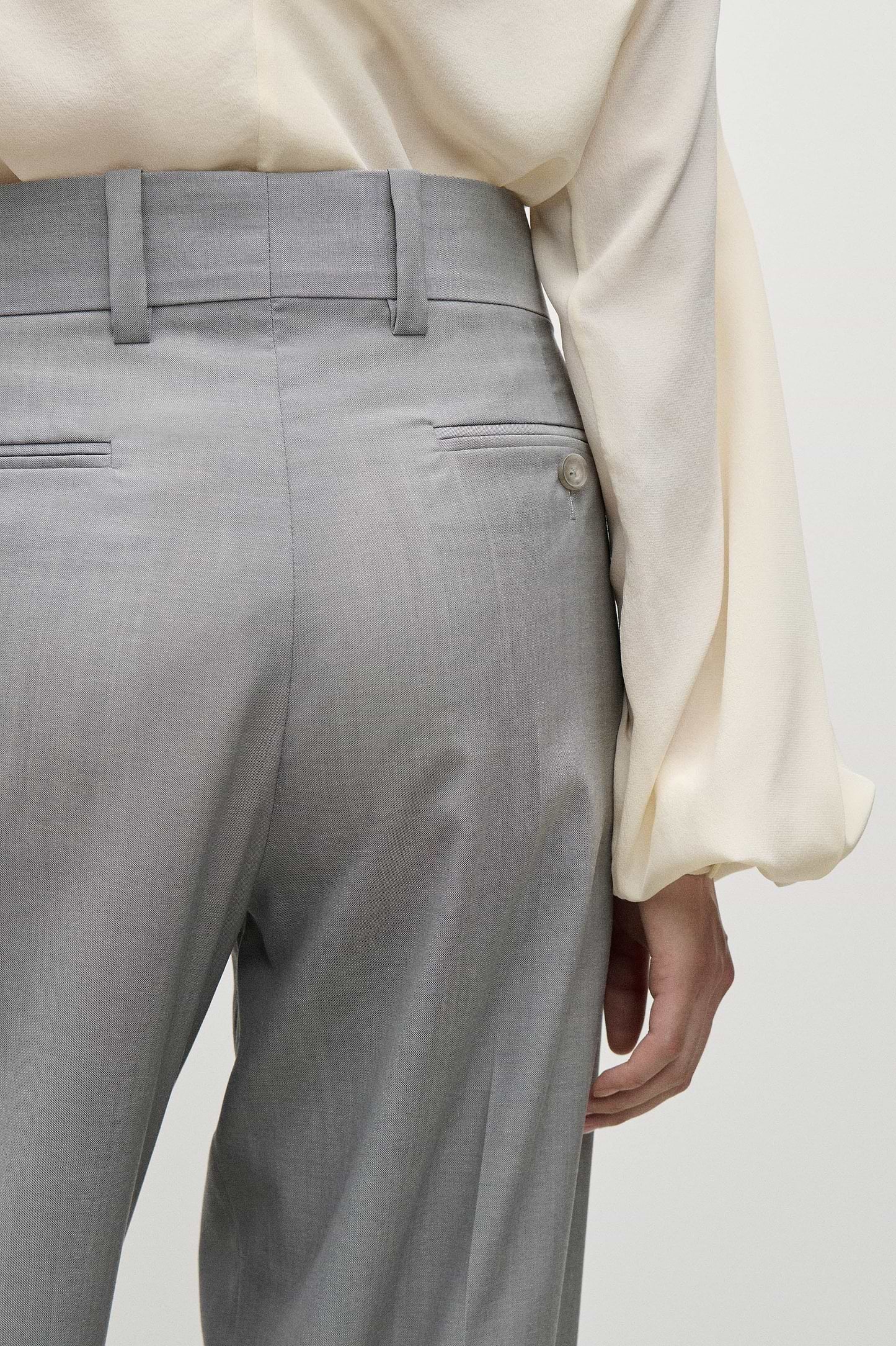 Pleated Trouser In Light Grey