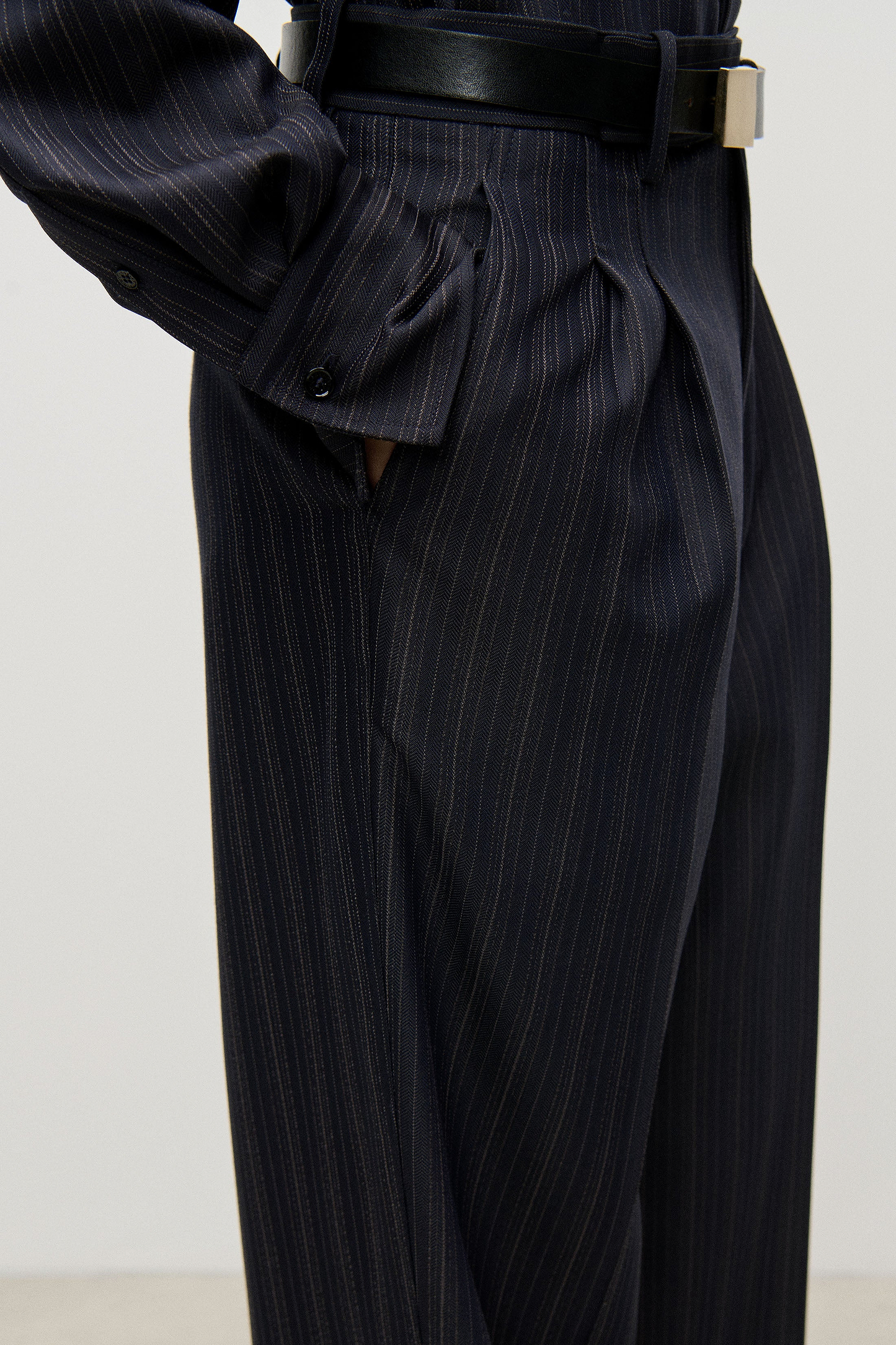 Straight Leg Trouser In Navy
