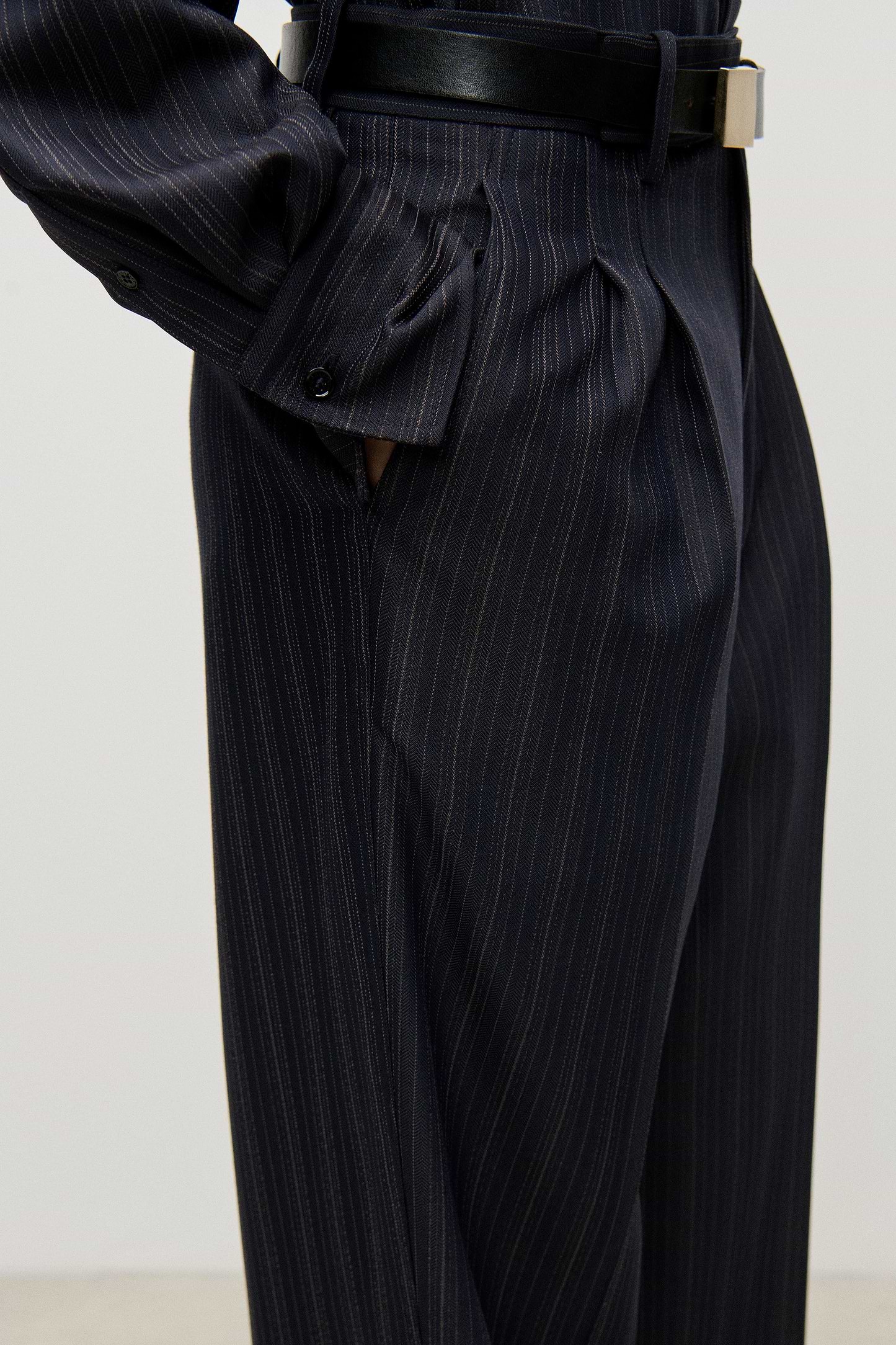 Straight Leg Trouser In Navy