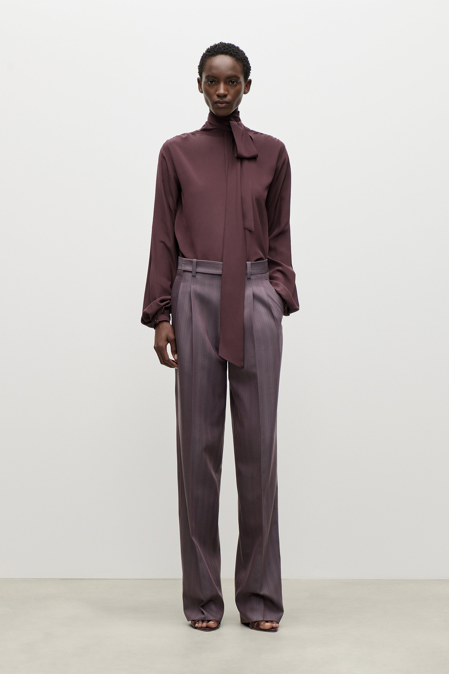 Straight Leg Trouser In Purple