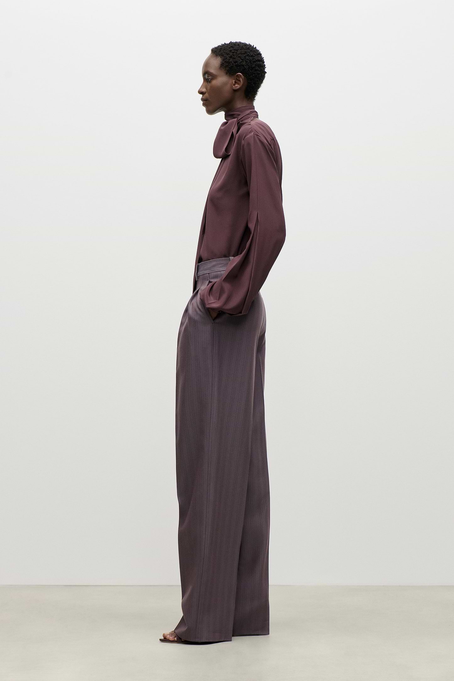 Straight Leg Trouser In Purple