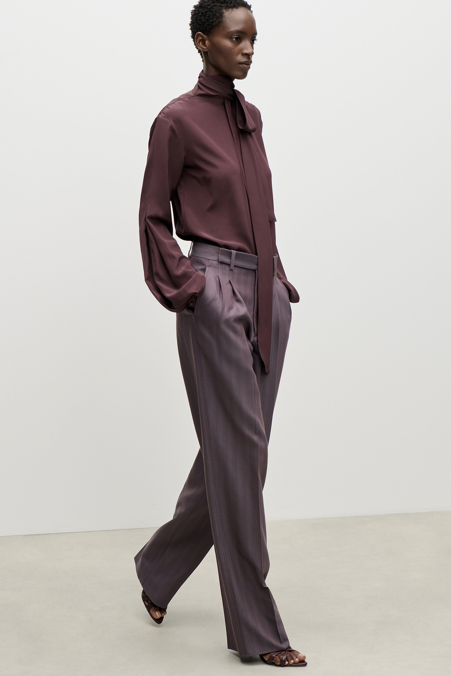 Straight Leg Trouser In Purple