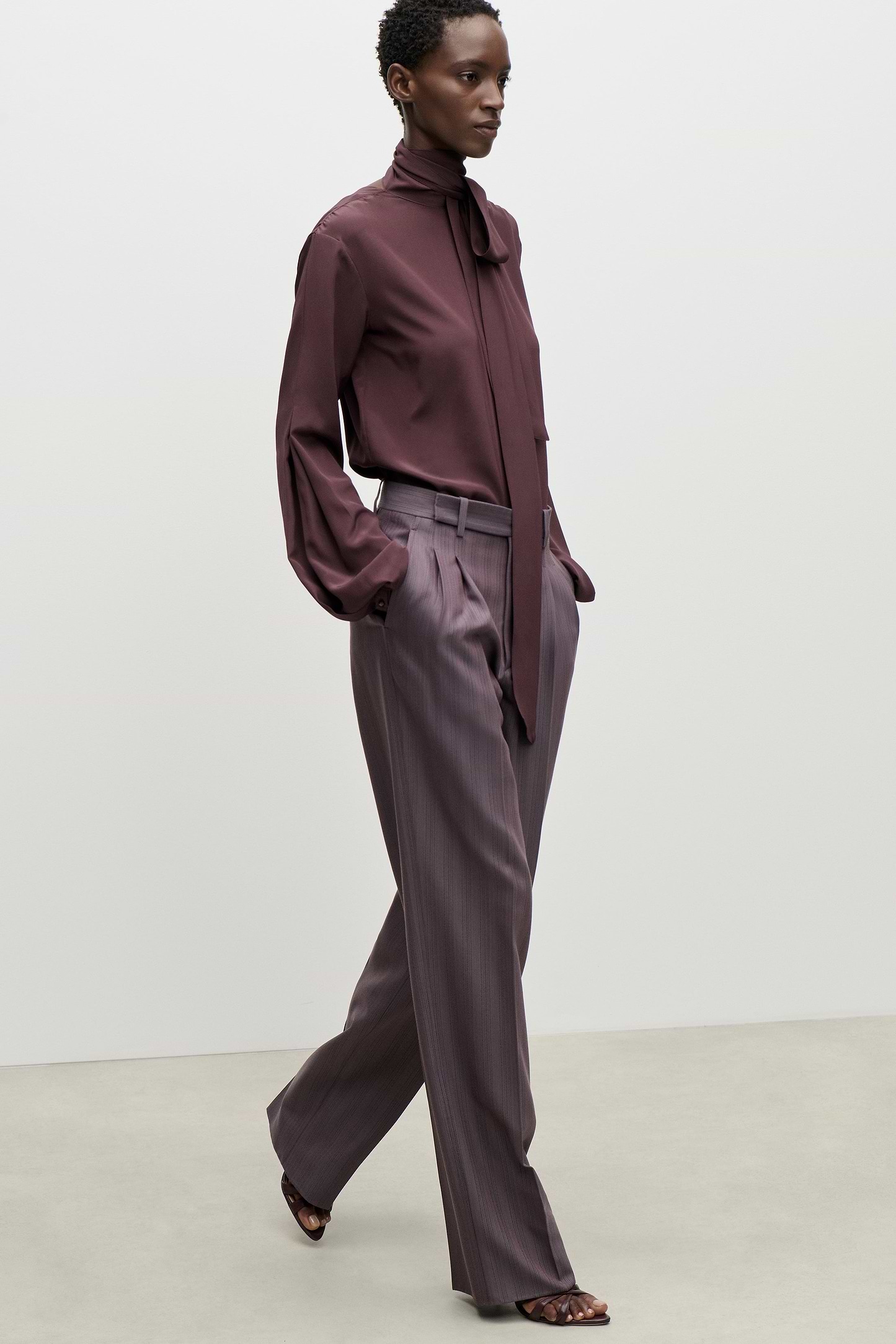 Straight Leg Trouser In Purple