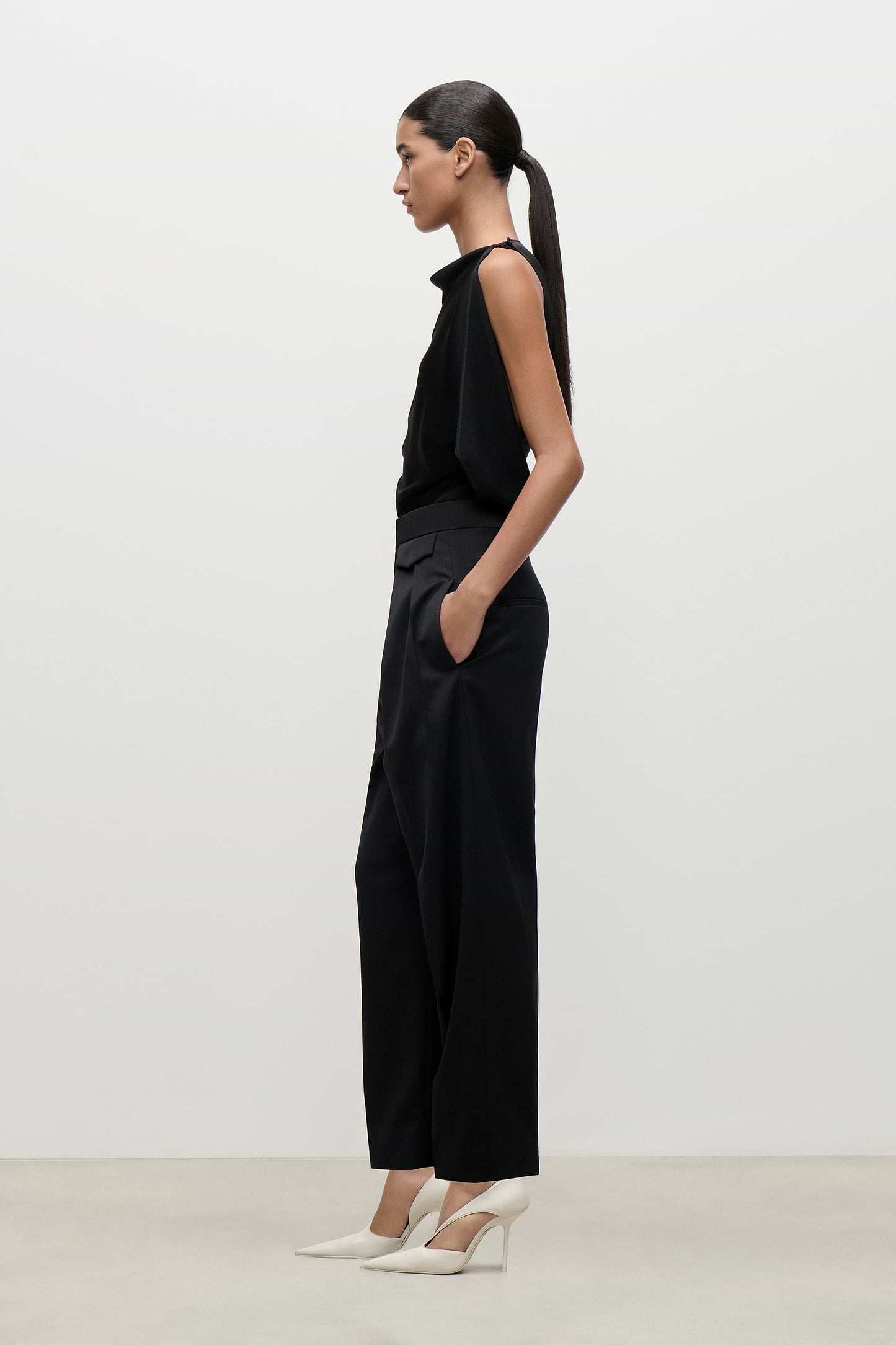 High Waist Trouser In Black