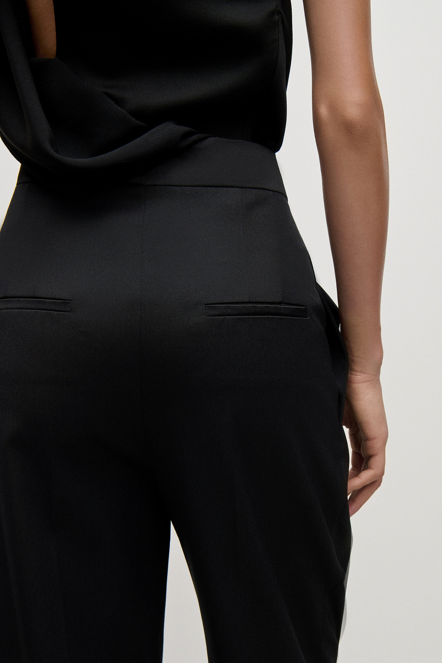 High Waist Trouser In Black