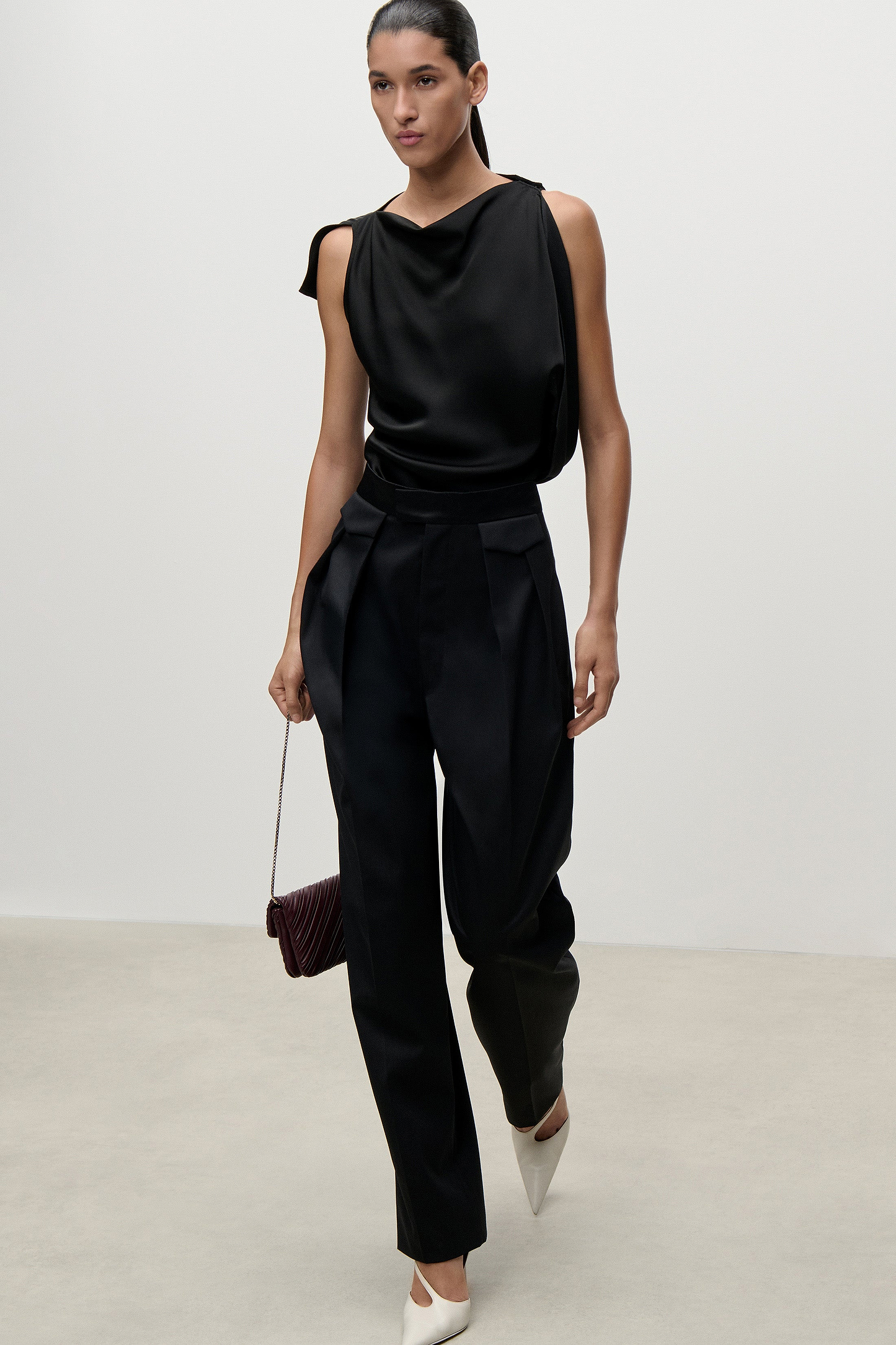 High Waist Trouser In Black