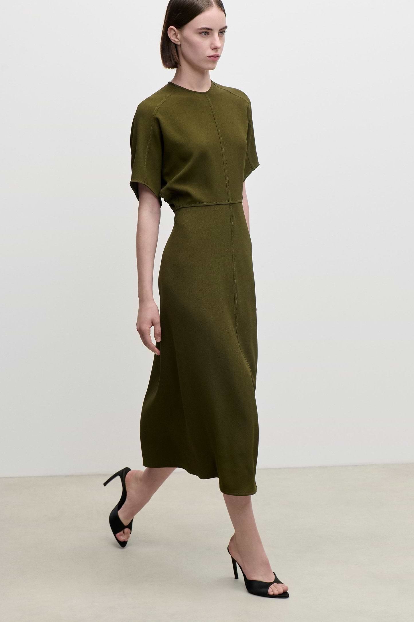 Eleanor Midi Dress In Green