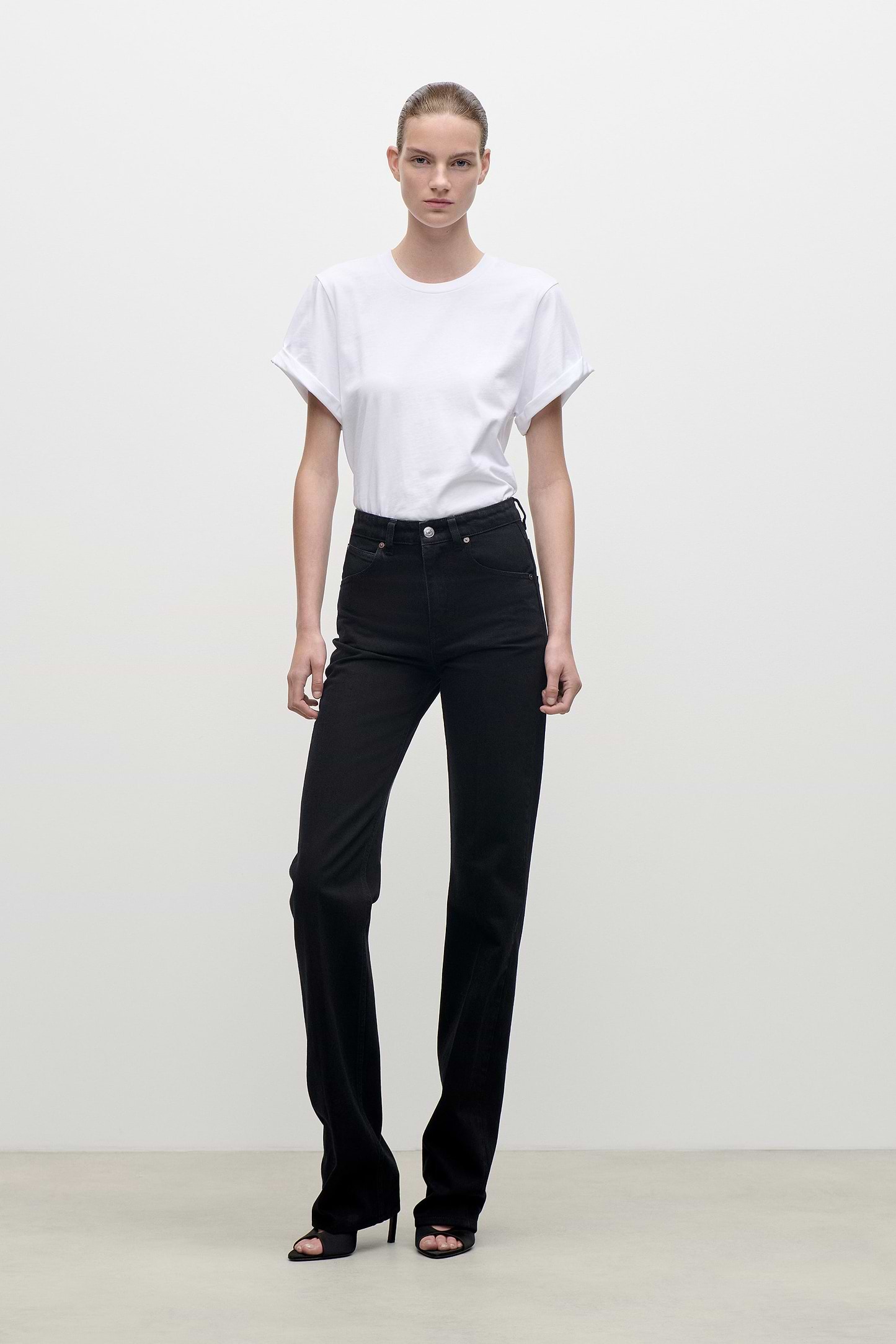 Julia Stretch Jean In Washed Black