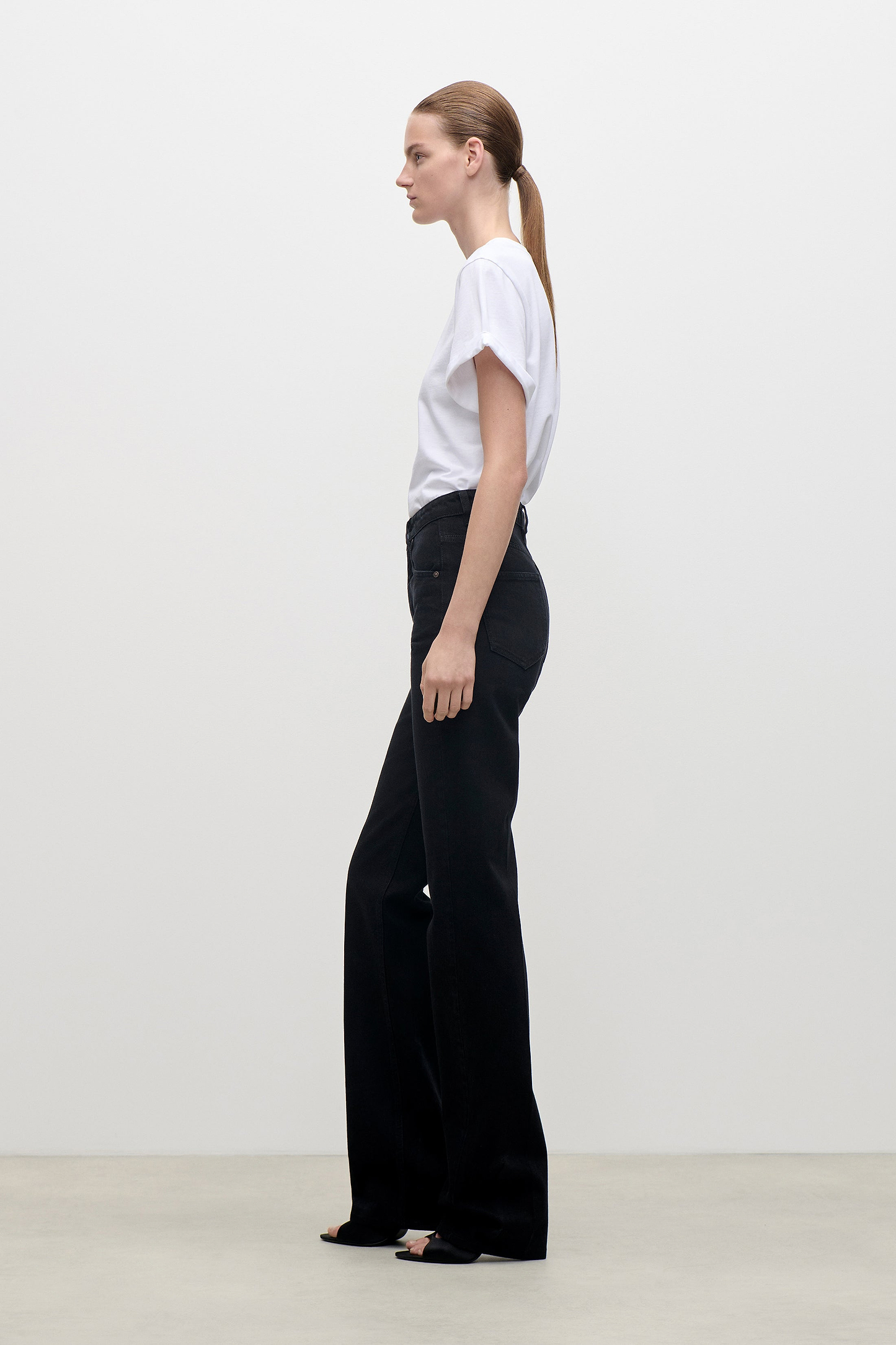 Julia Stretch Jean In Washed Black