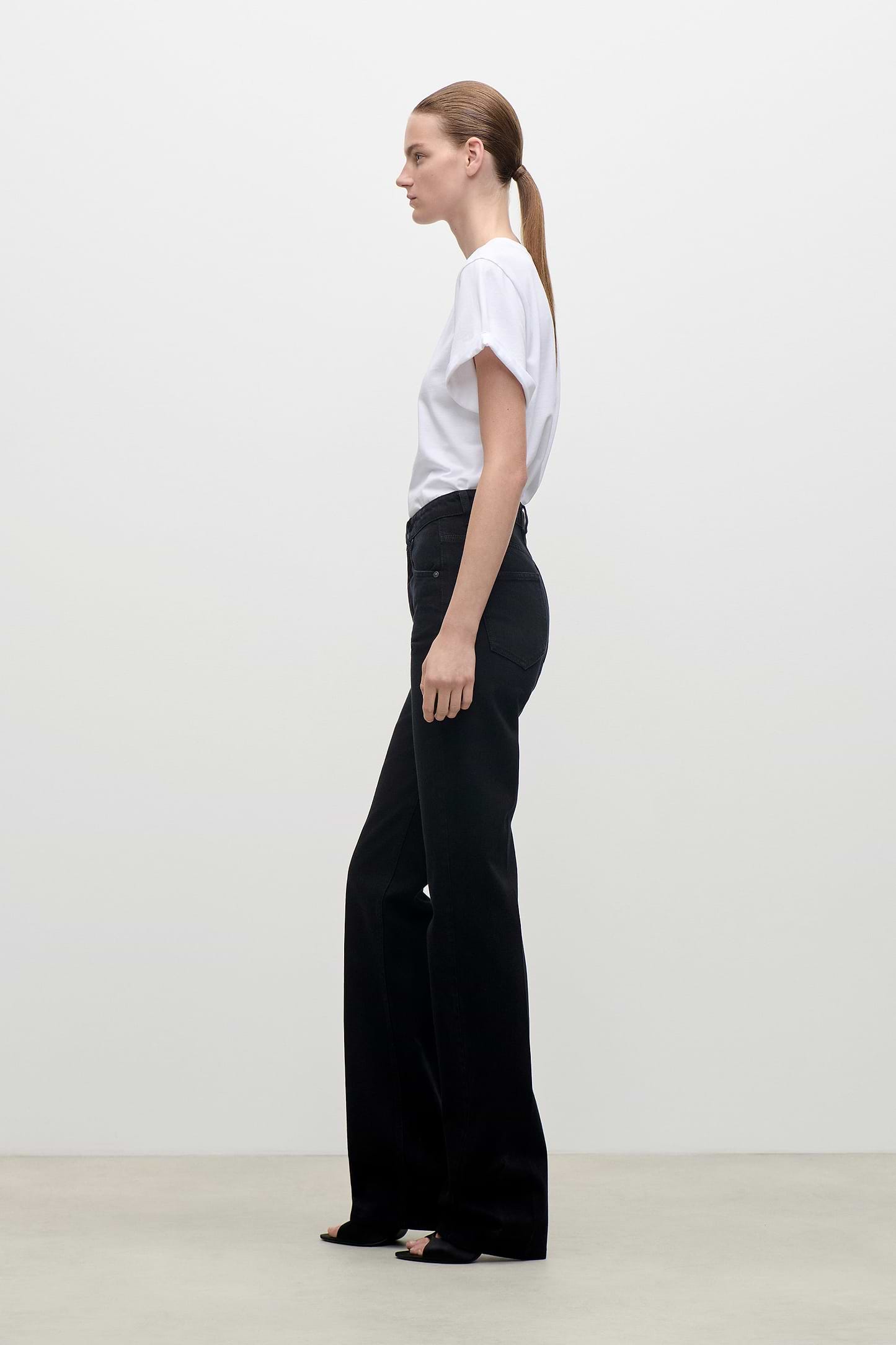 Julia Stretch Jean In Washed Black