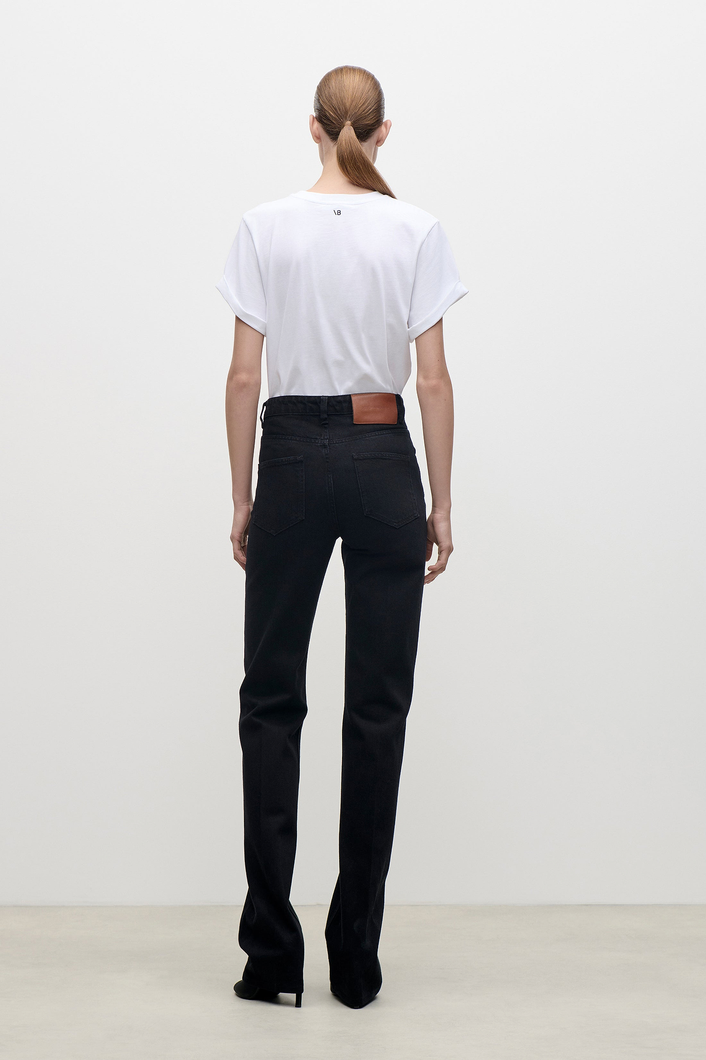 Julia Stretch Jean In Washed Black
