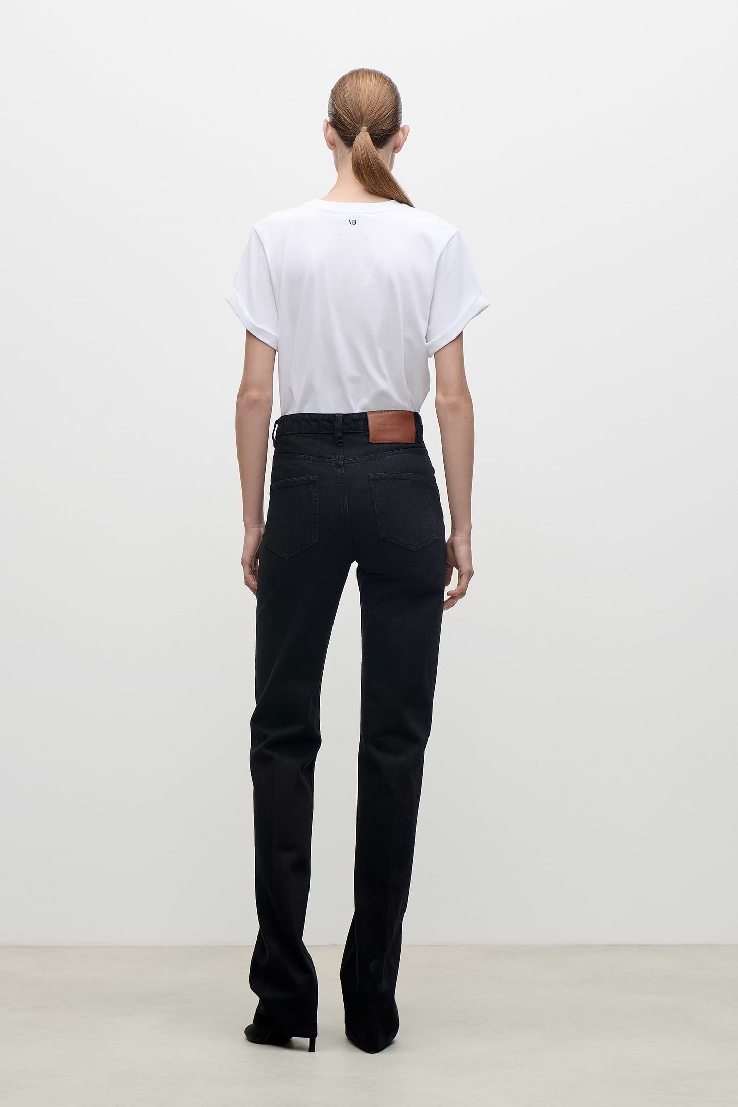 Julia Stretch Jean In Washed Black