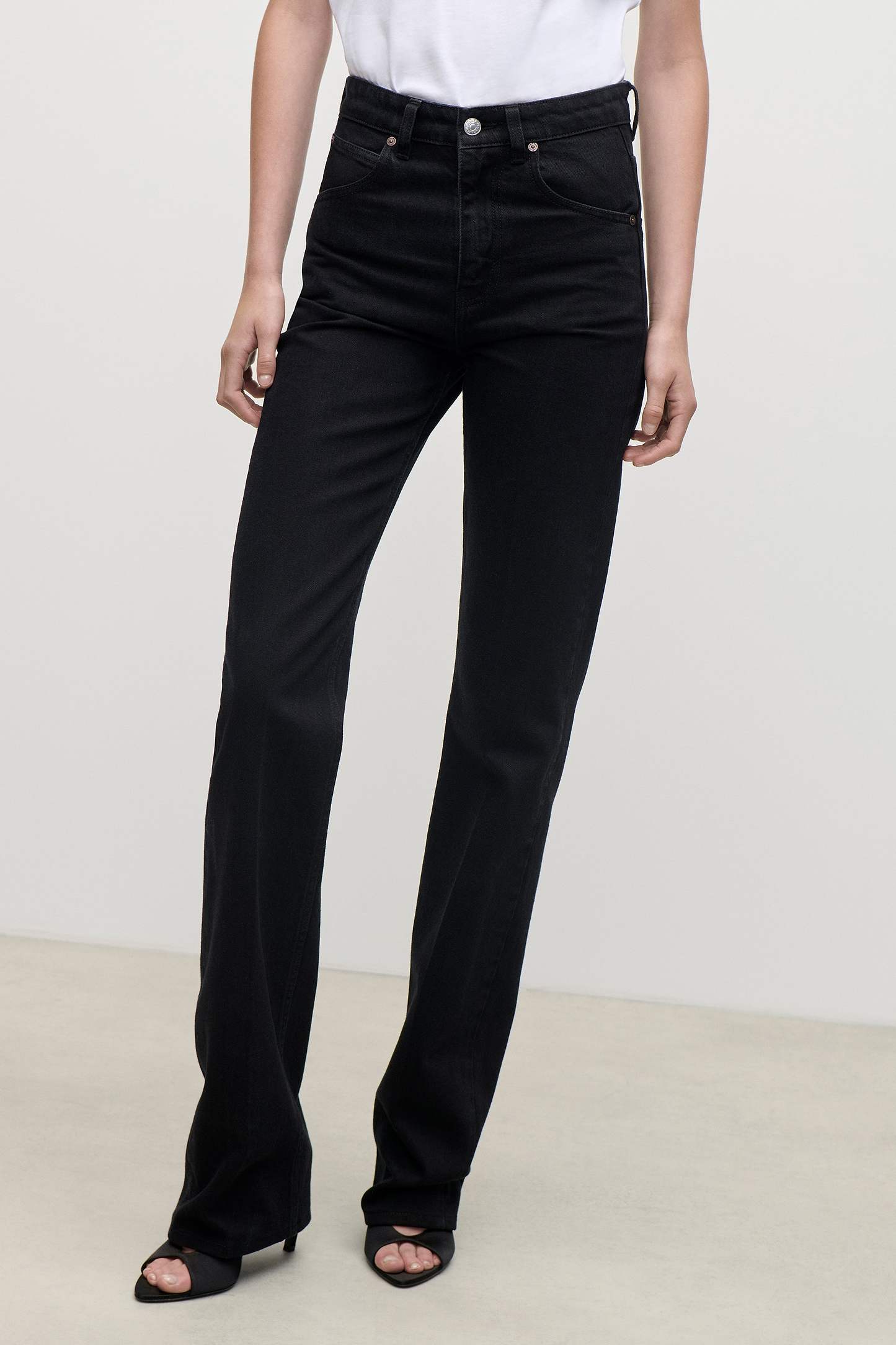 Julia Stretch Jean In Washed Black