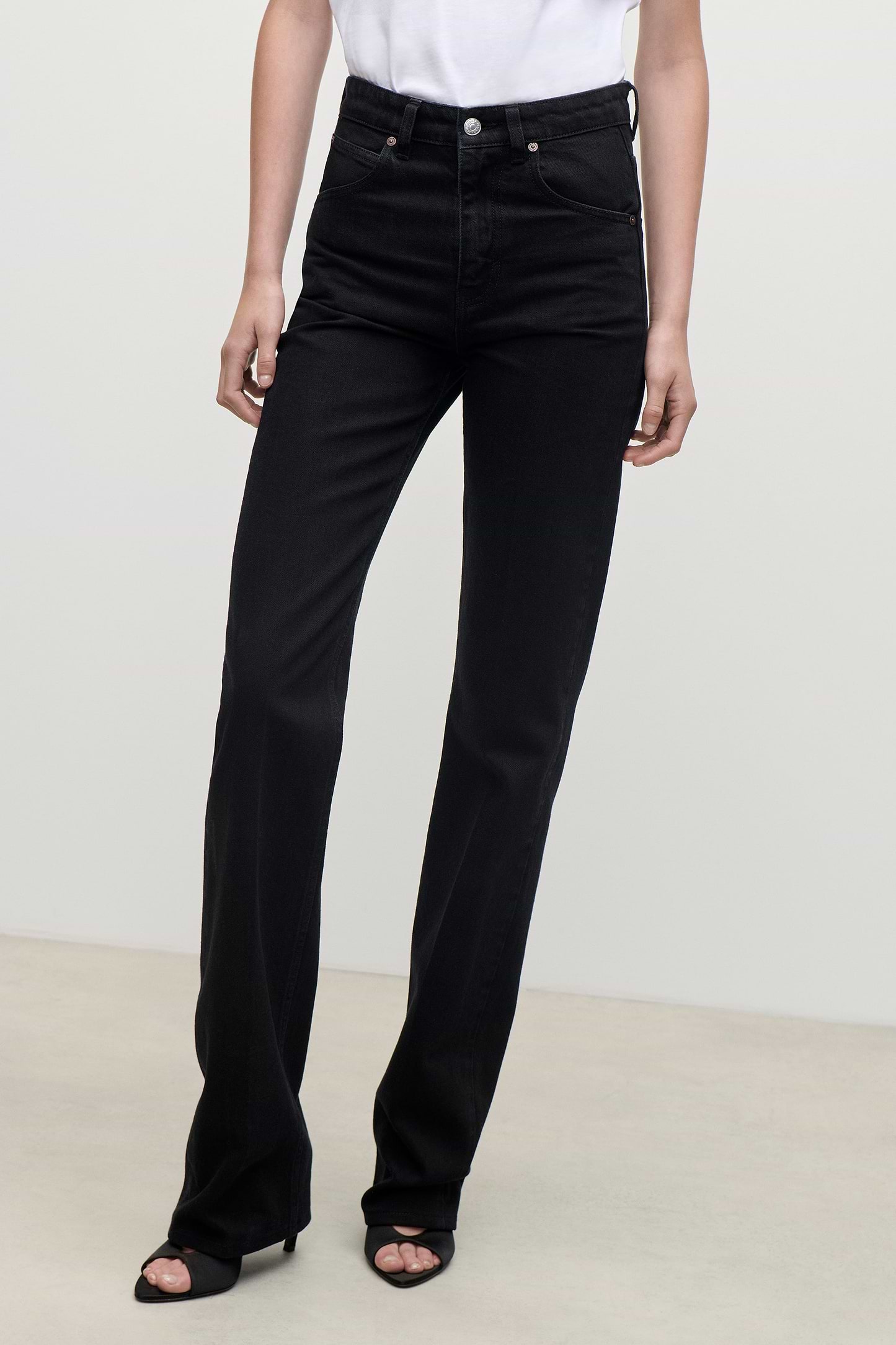 Julia Stretch Jean In Washed Black