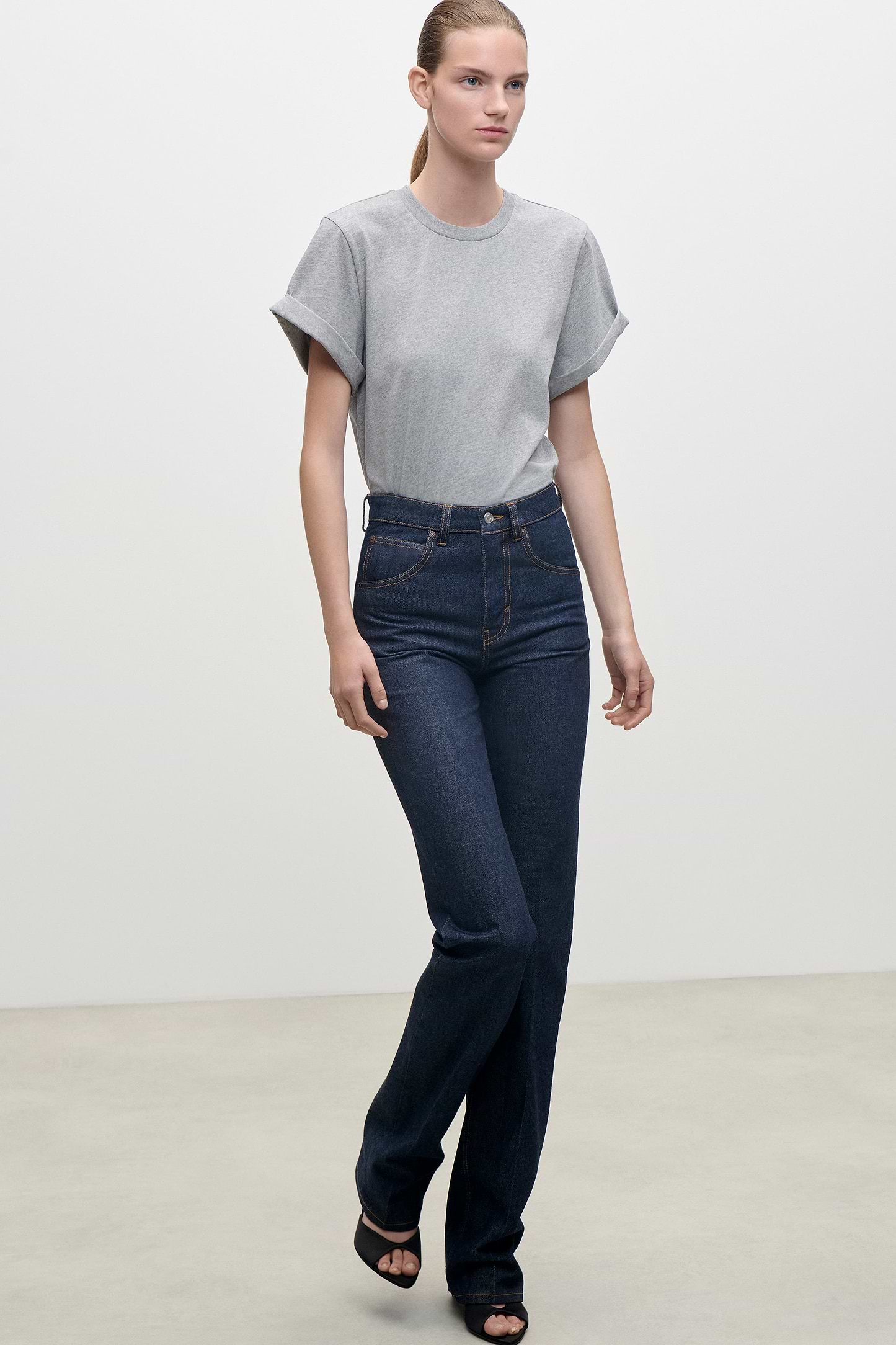 Julia Stretch Jean In Indigo Rinse