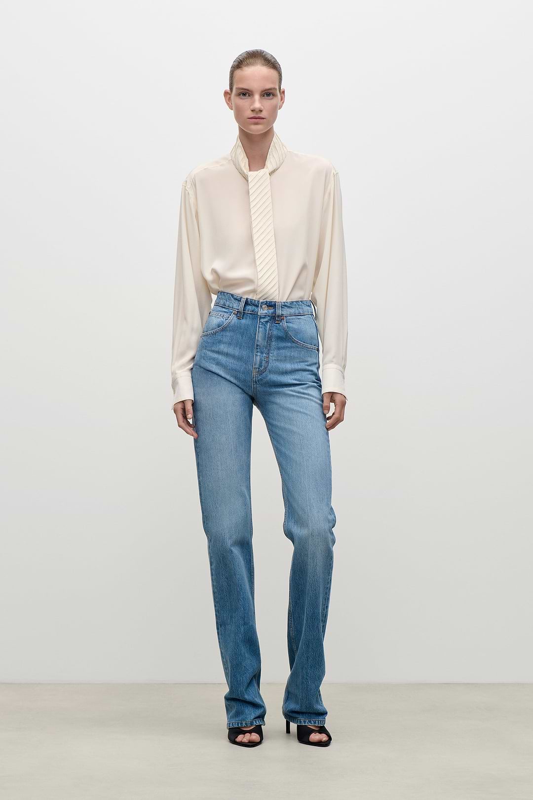 Julia Stretch Jean Worn Wash