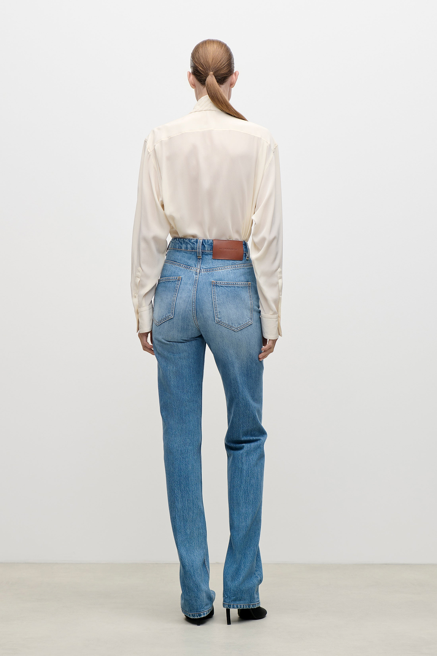 Julia Stretch Jean In Worn Blue Wash