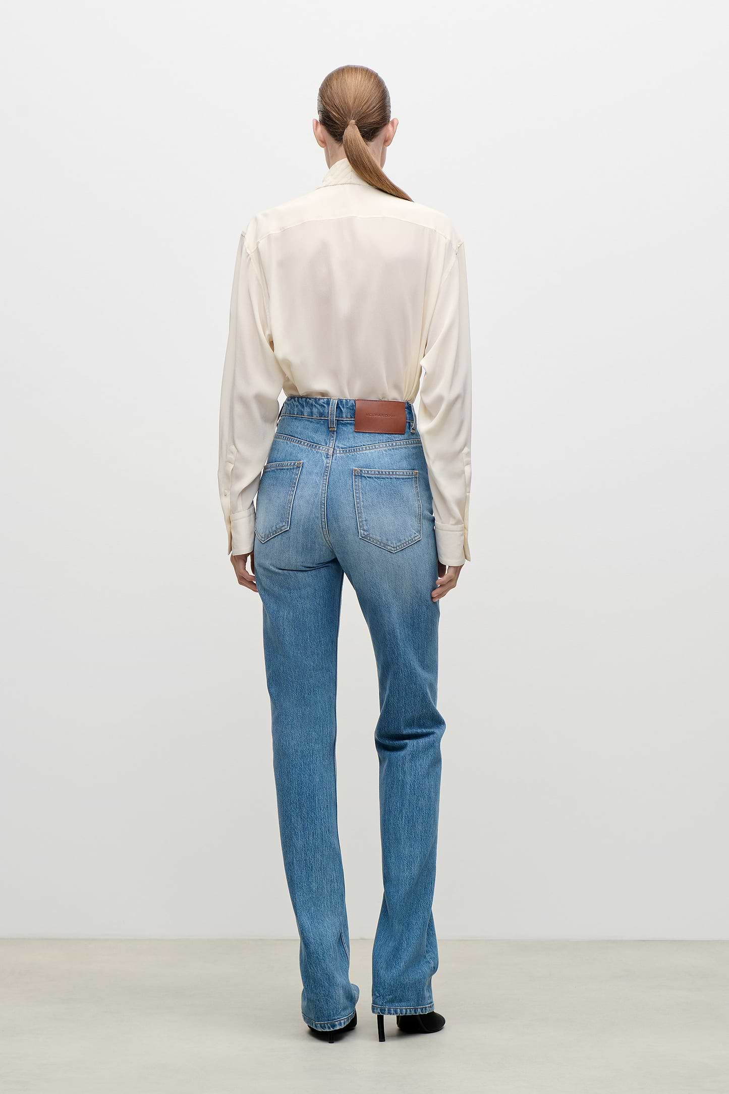 Julia Stretch Jean In Worn Blue Wash