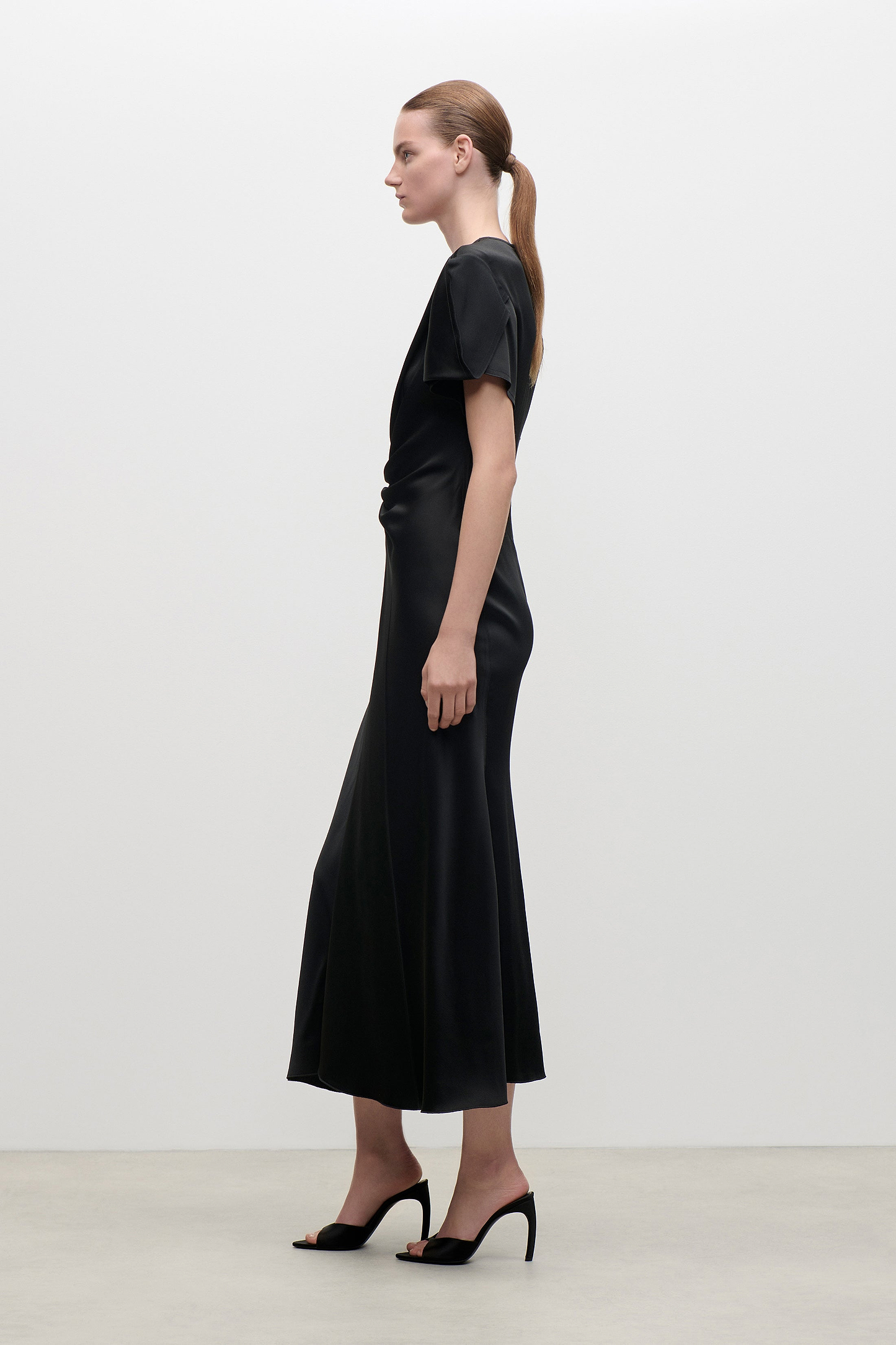 Eve Midi Dress In Black