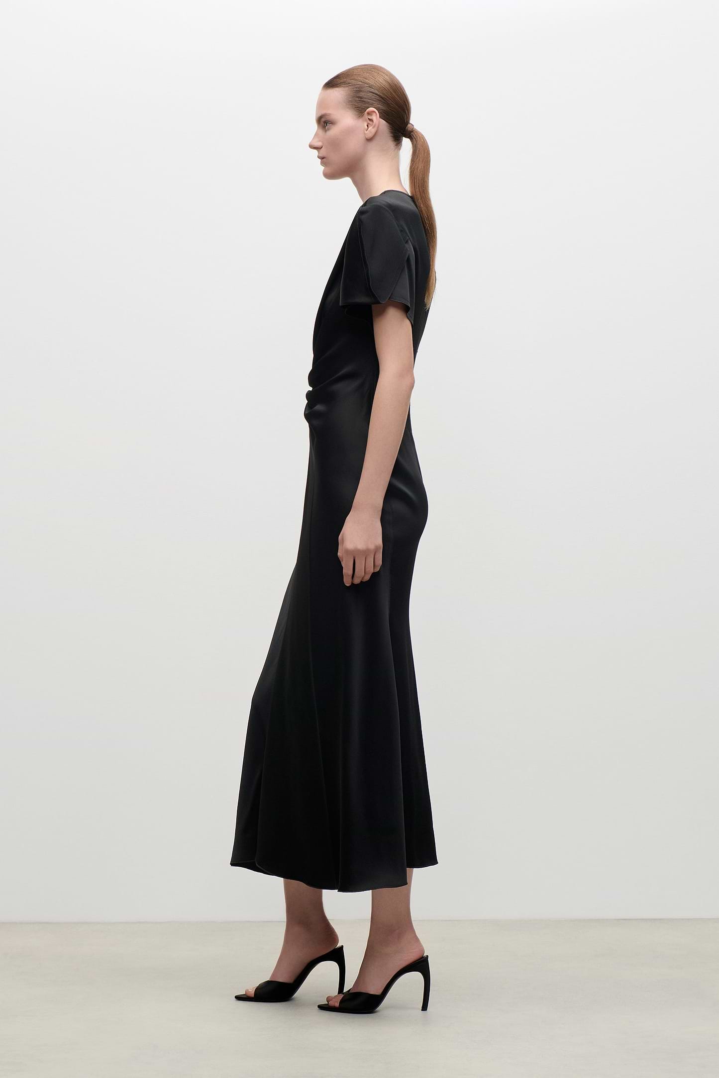 Eve Midi Dress In Black