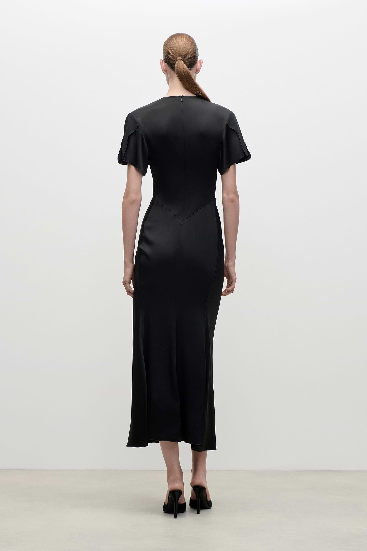 Eve Midi Dress In Black