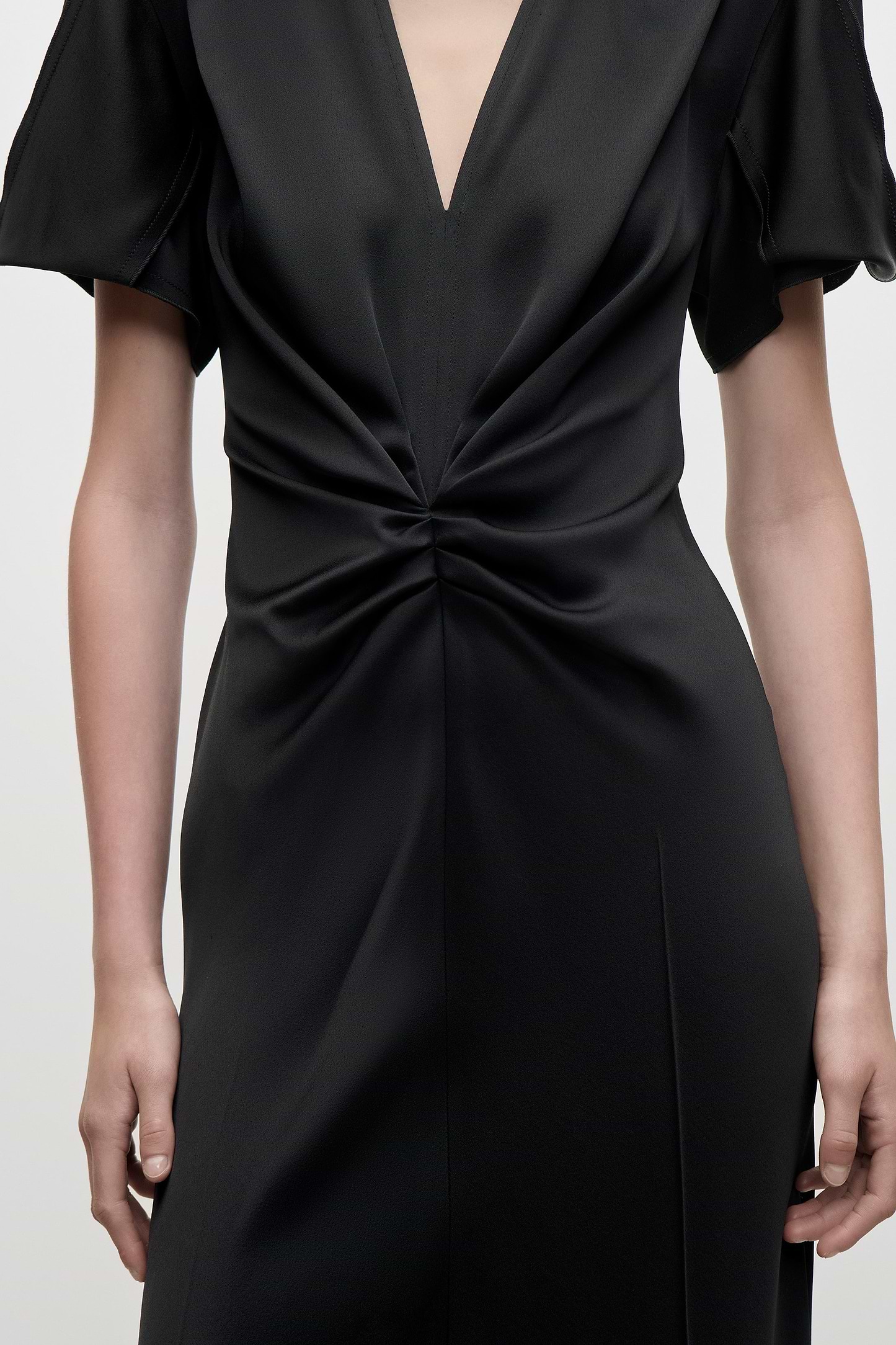 Eve Midi Dress In Black