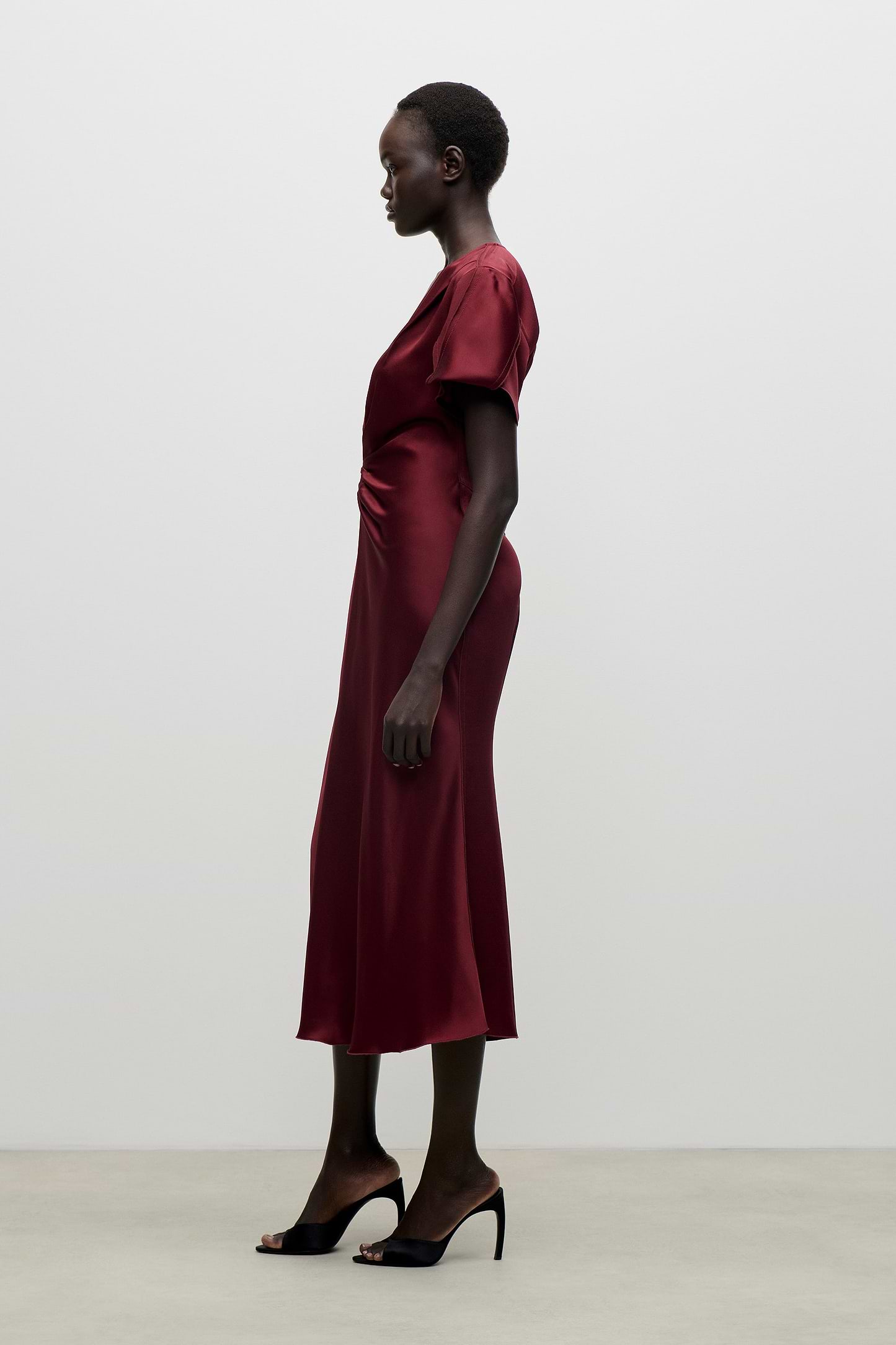Eve Midi Dress In Burgundy