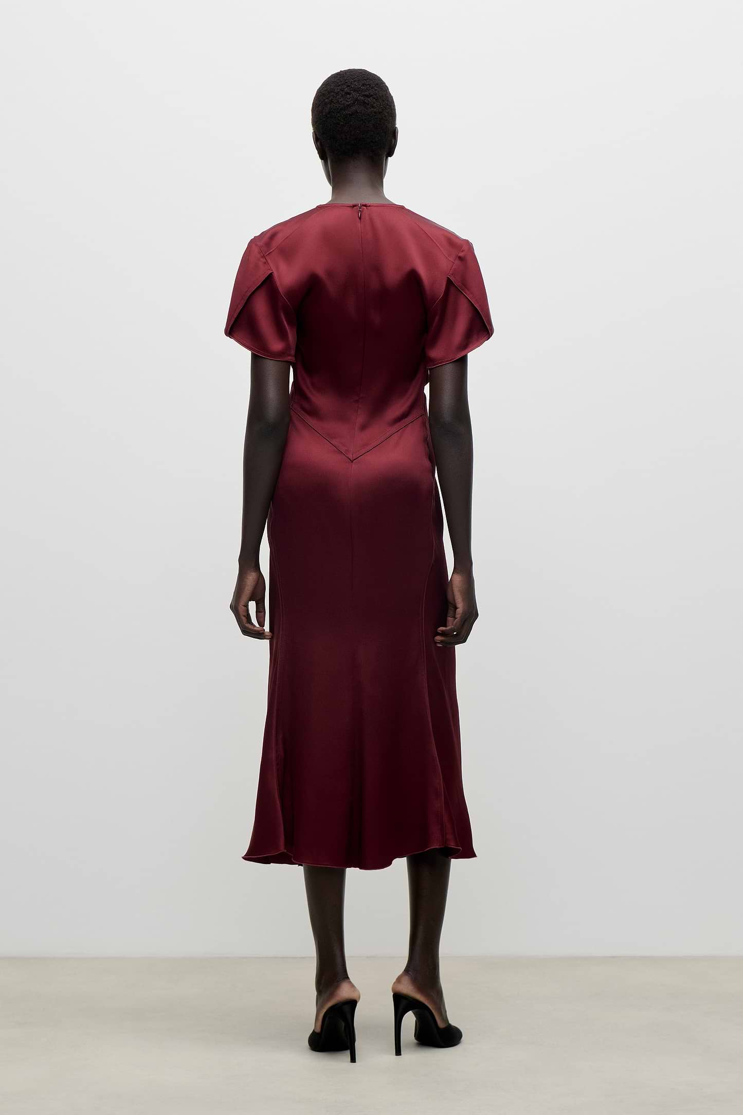 Eve Midi Dress In Burgundy