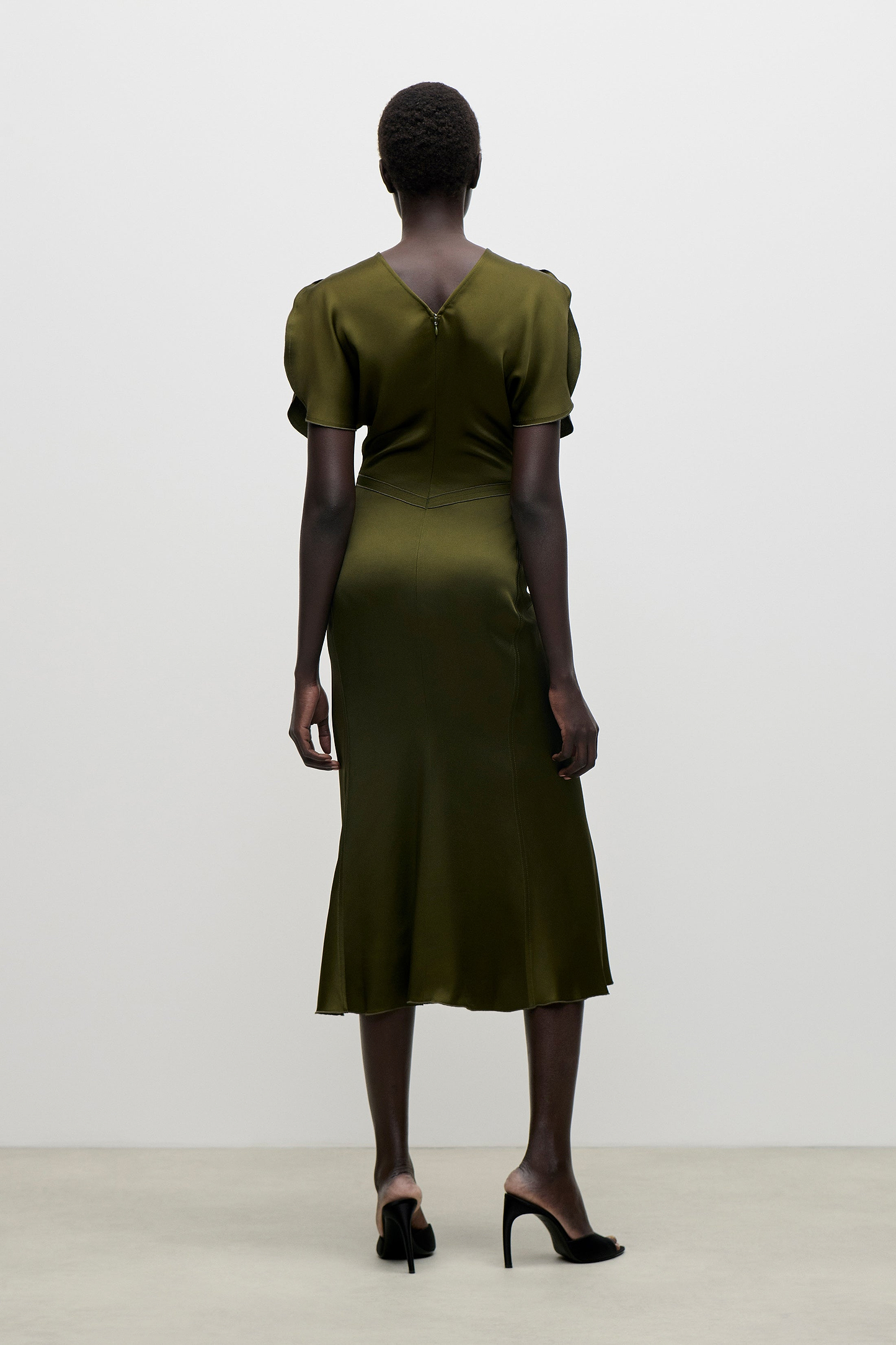 Bela Midi Dress In Green
