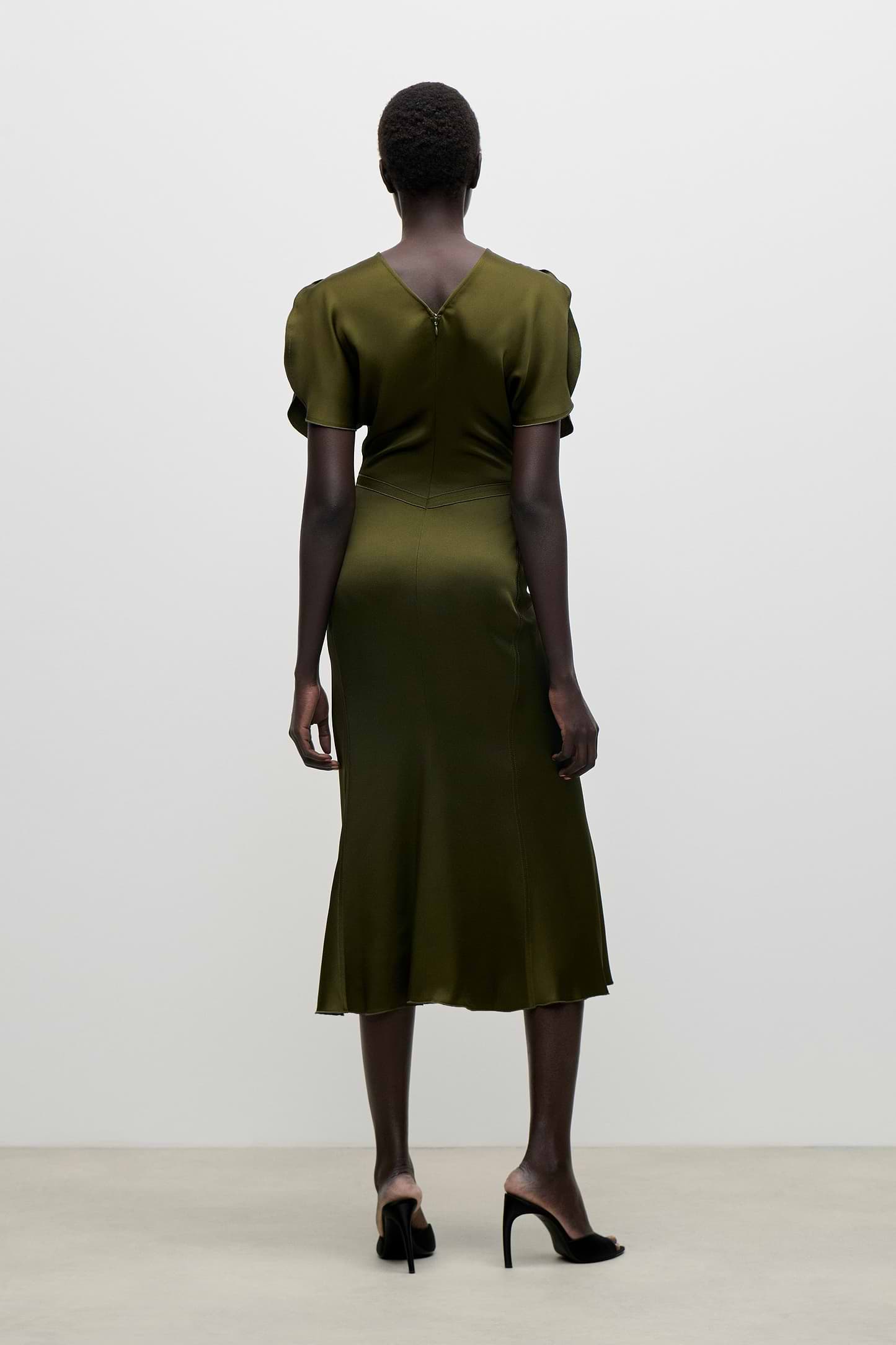 Bela Midi Dress In Green